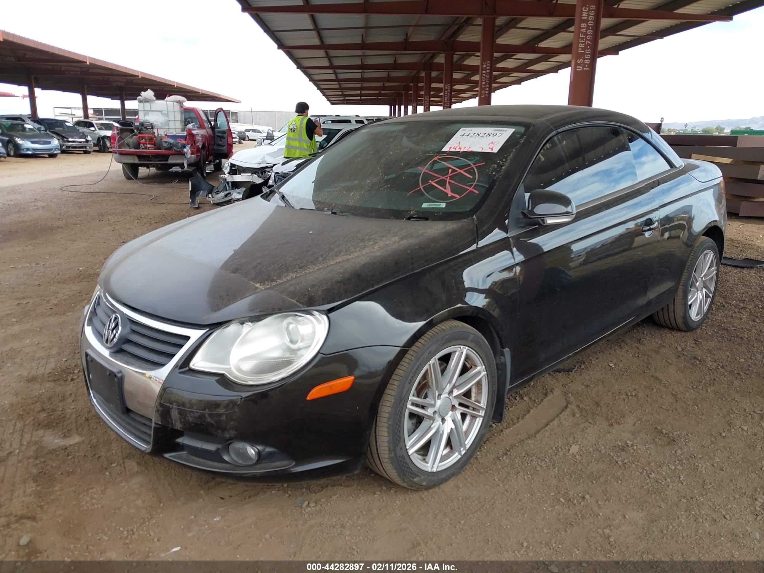 VOLKSWAGEN EOS image 2