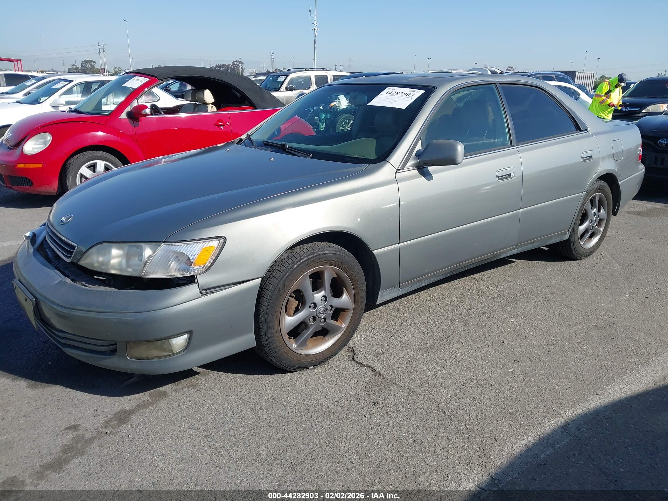 LEXUS ES image 2