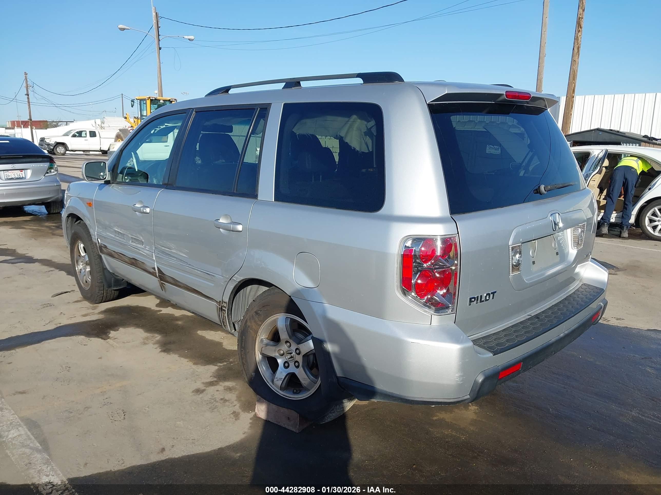 HONDA PILOT image 3