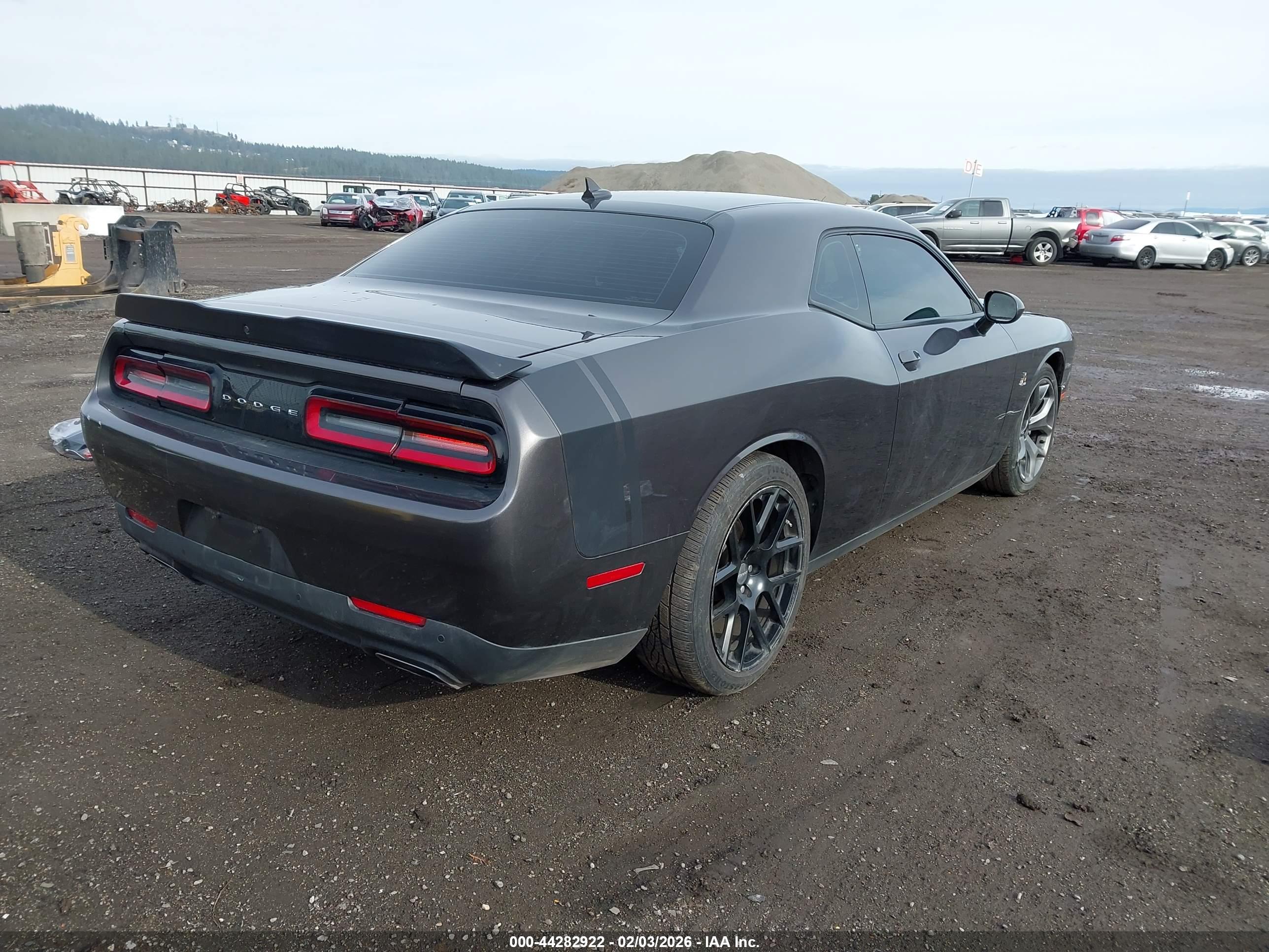 DODGE CHALLENGER image 4