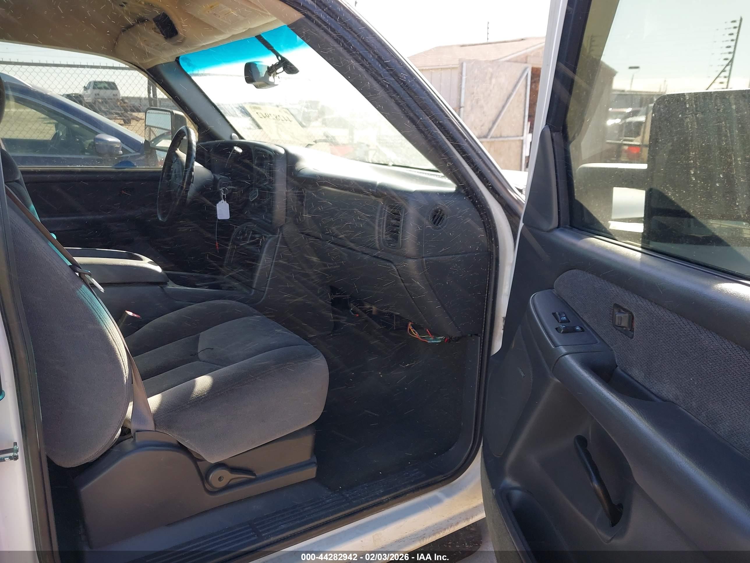 GMC SIERRA image 5