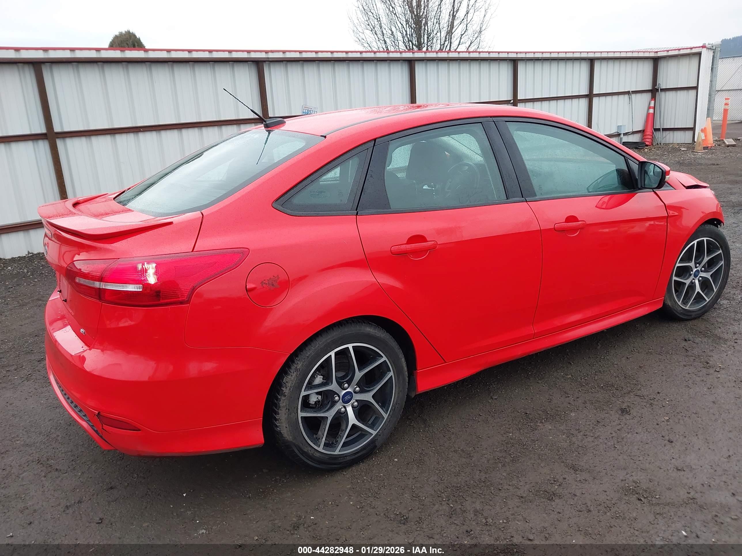FORD FOCUS image 4