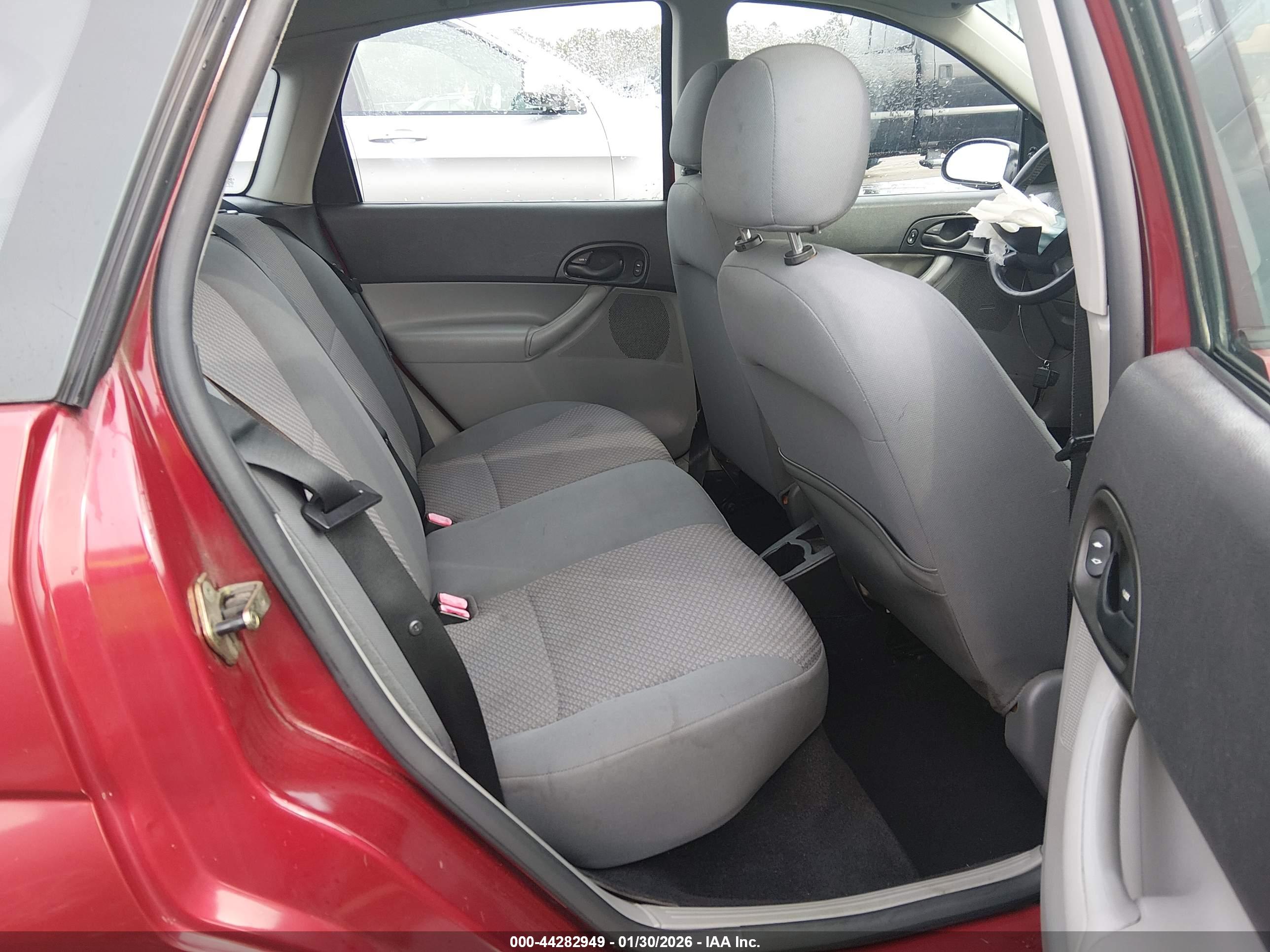 FORD FOCUS image 8