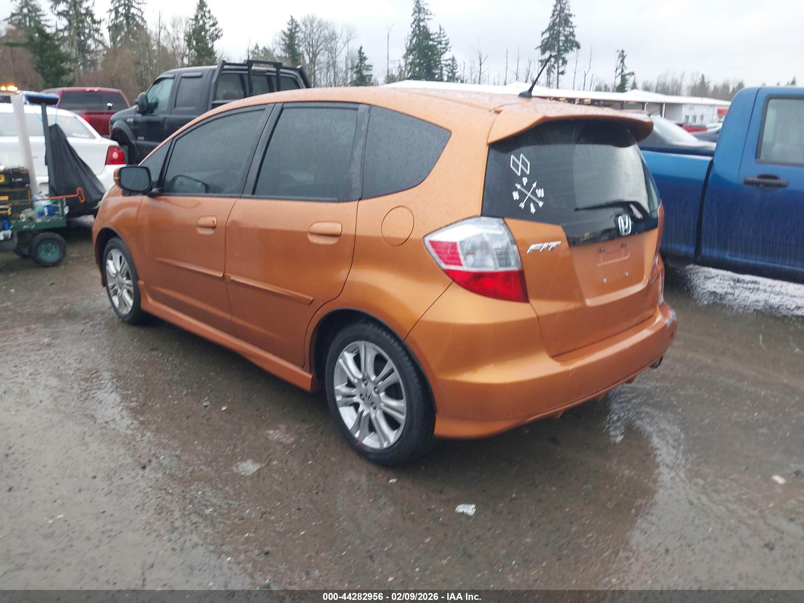 HONDA FIT image 3