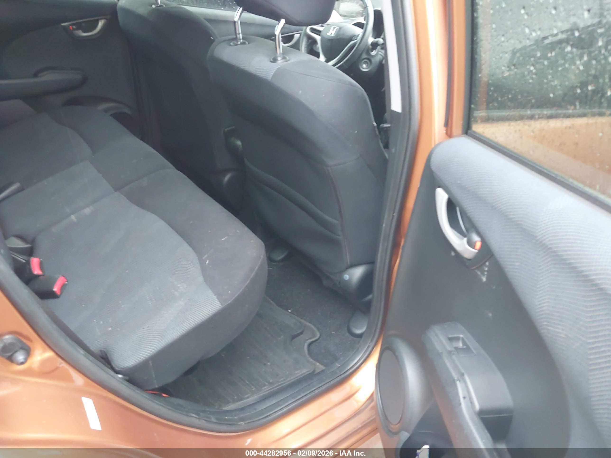 HONDA FIT image 8