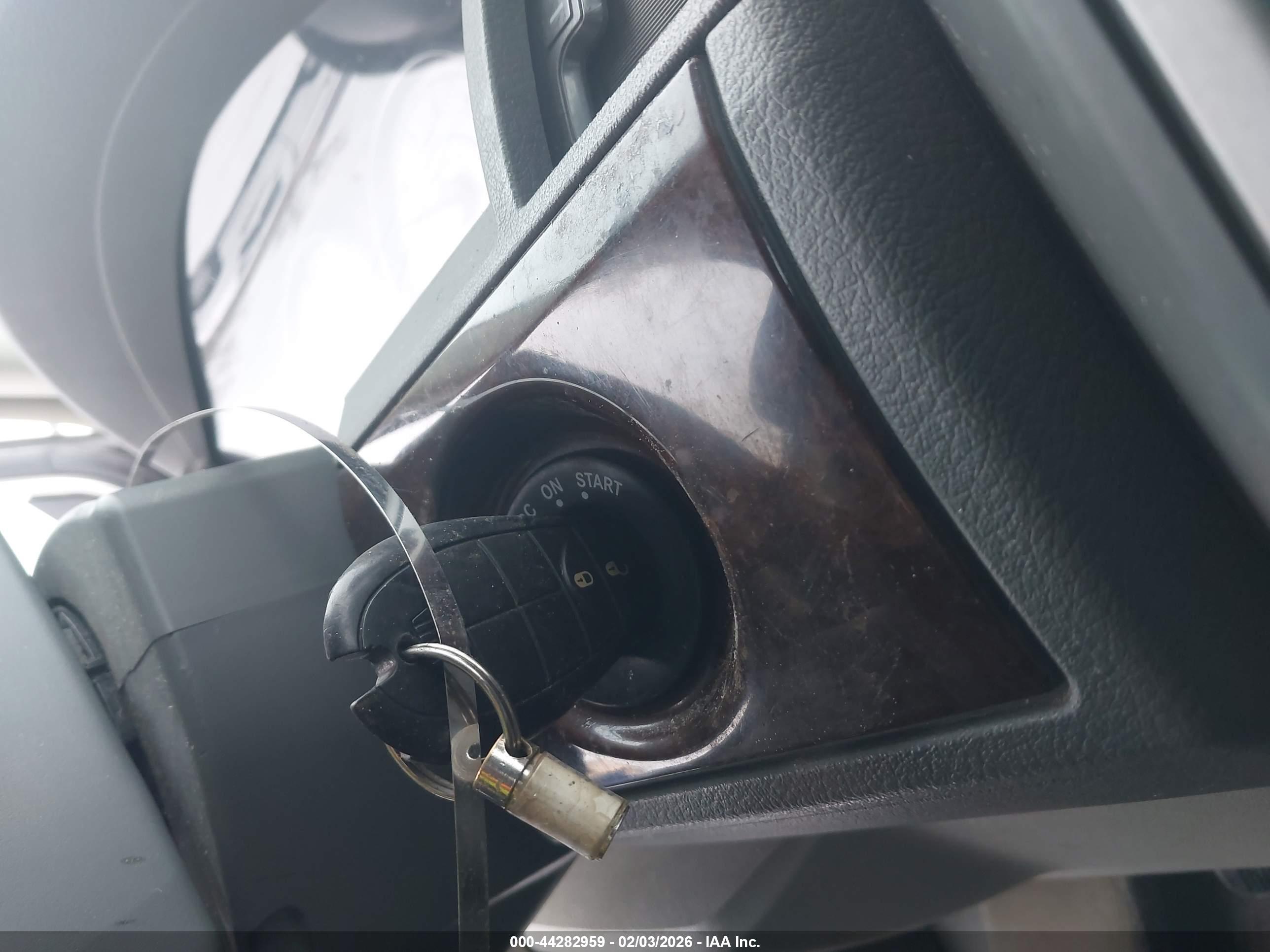 CHRYSLER TOWN image 11