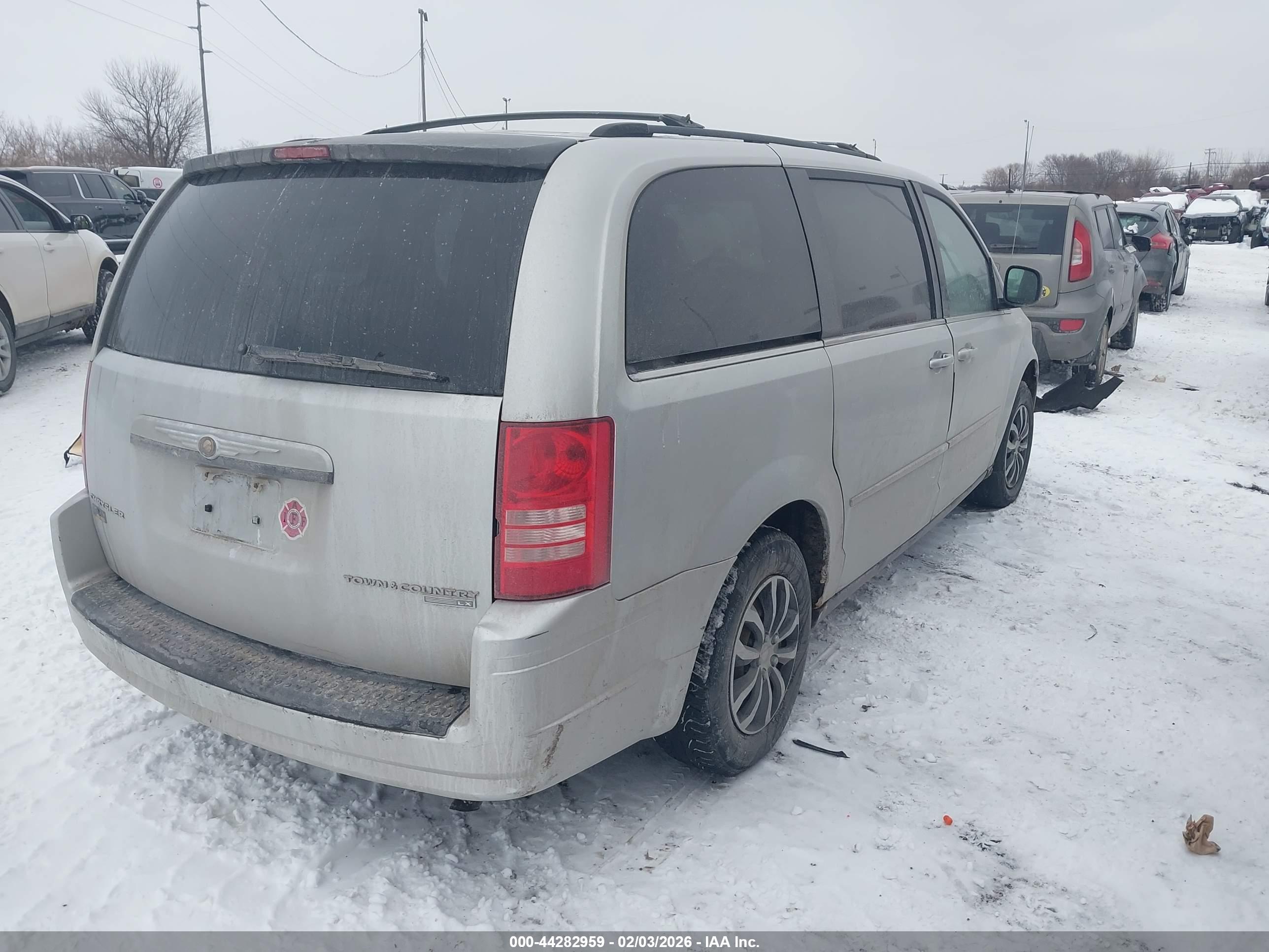 CHRYSLER TOWN image 4