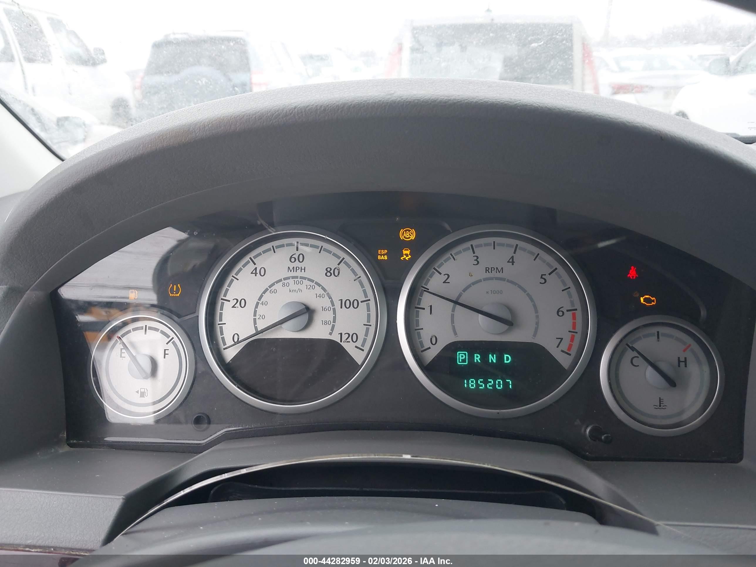 CHRYSLER TOWN image 7