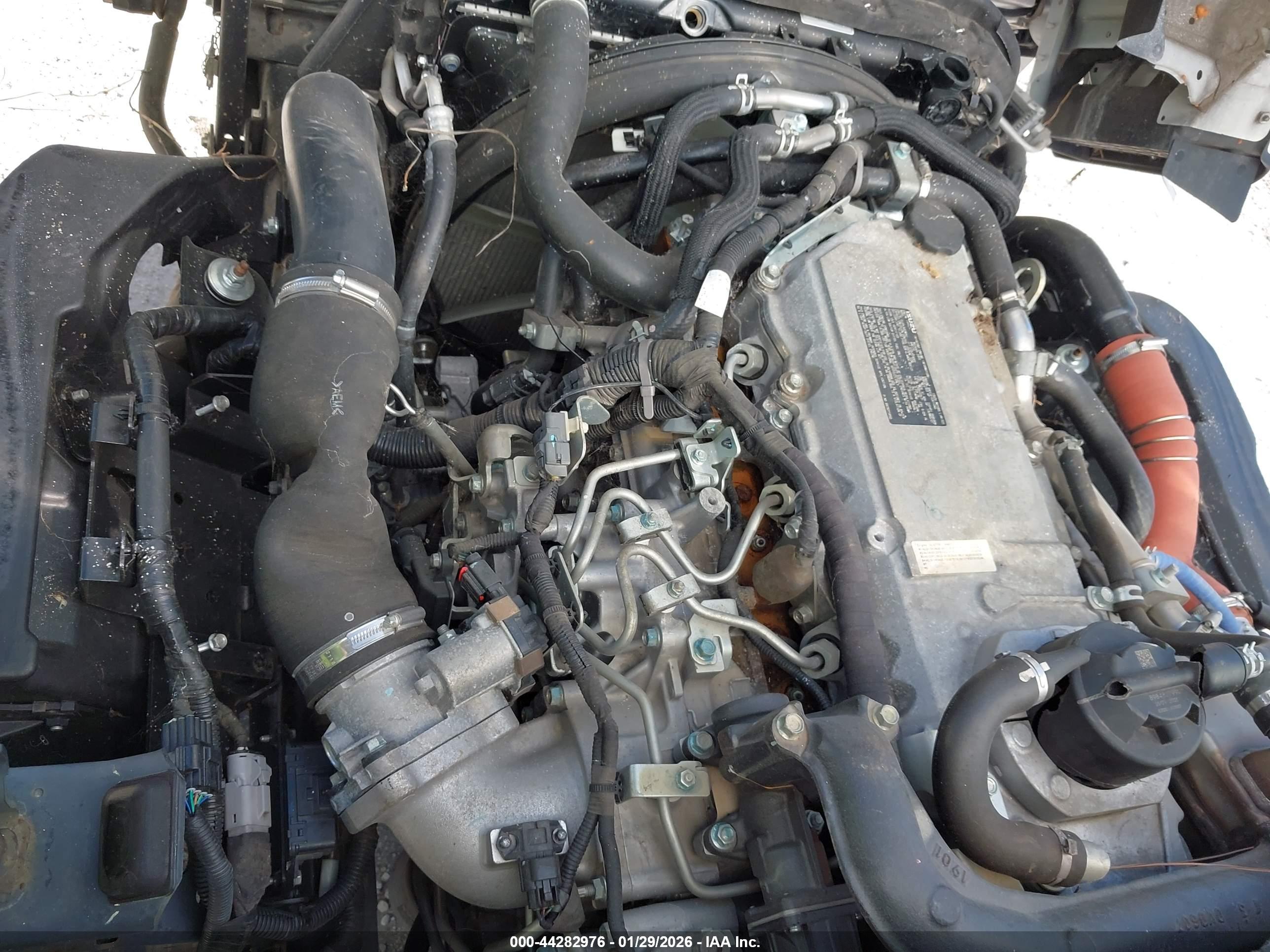 ISUZU NPR image 10
