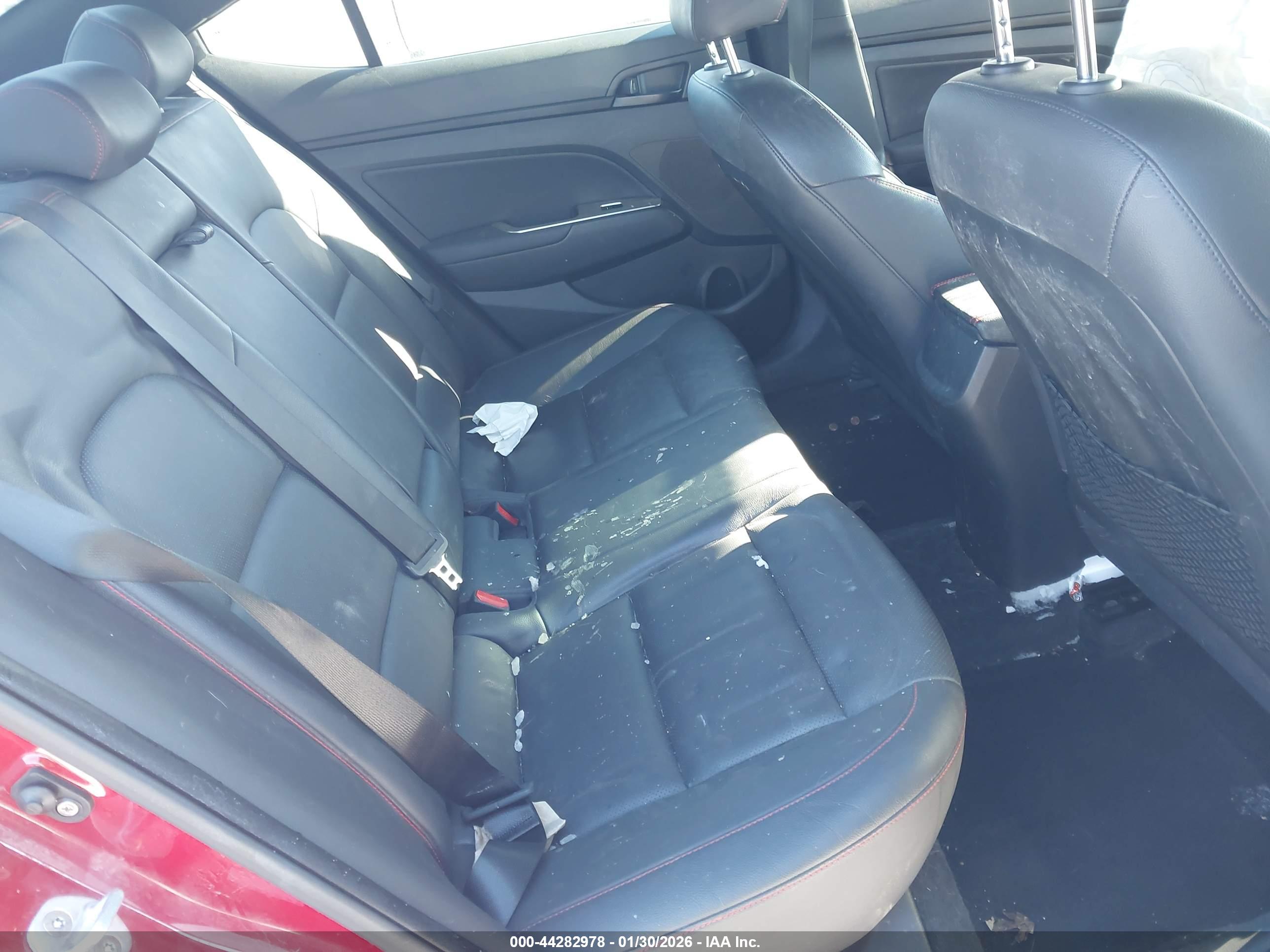 HYUNDAI ELANTRA image 8