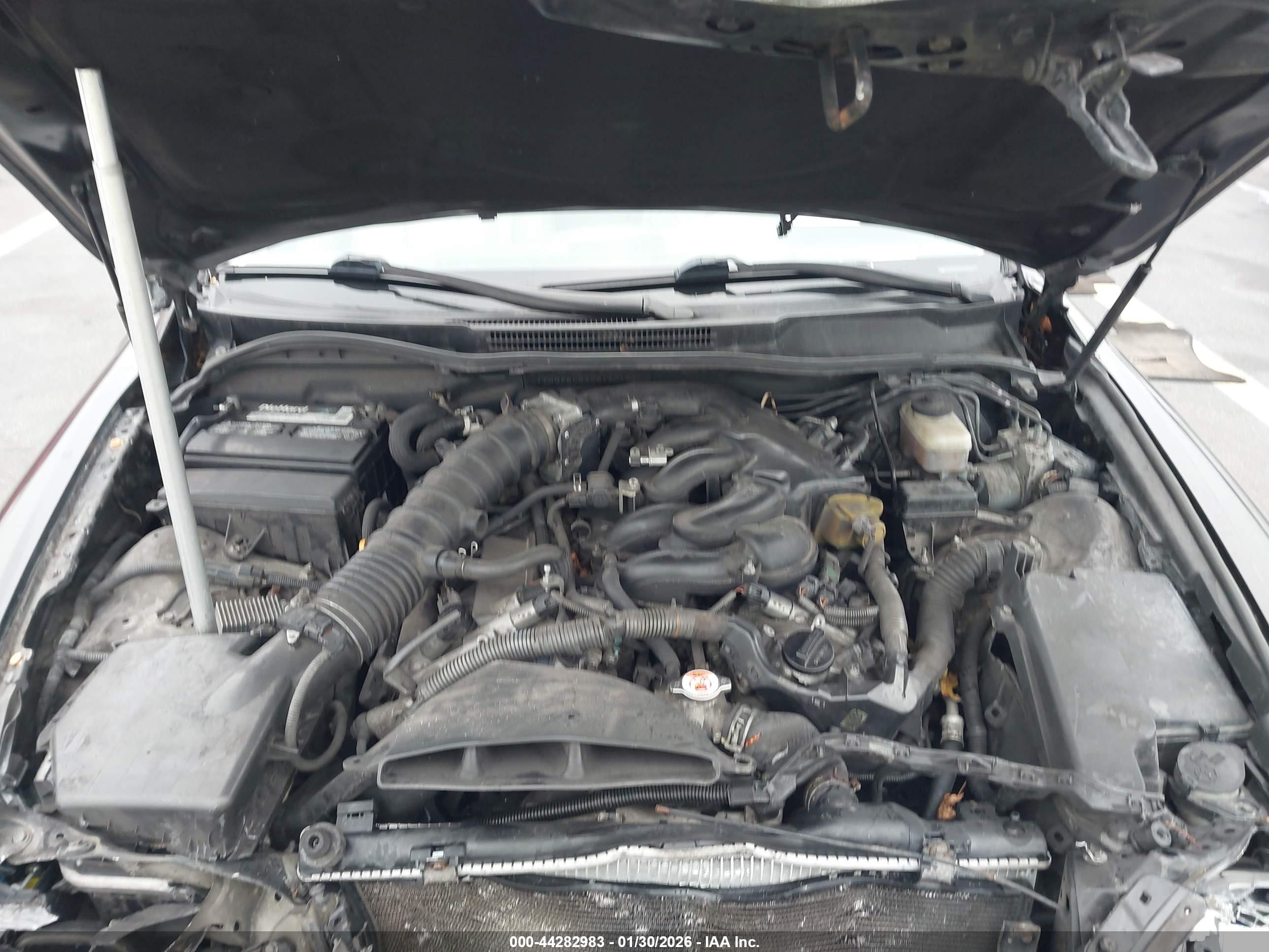 LEXUS IS image 10