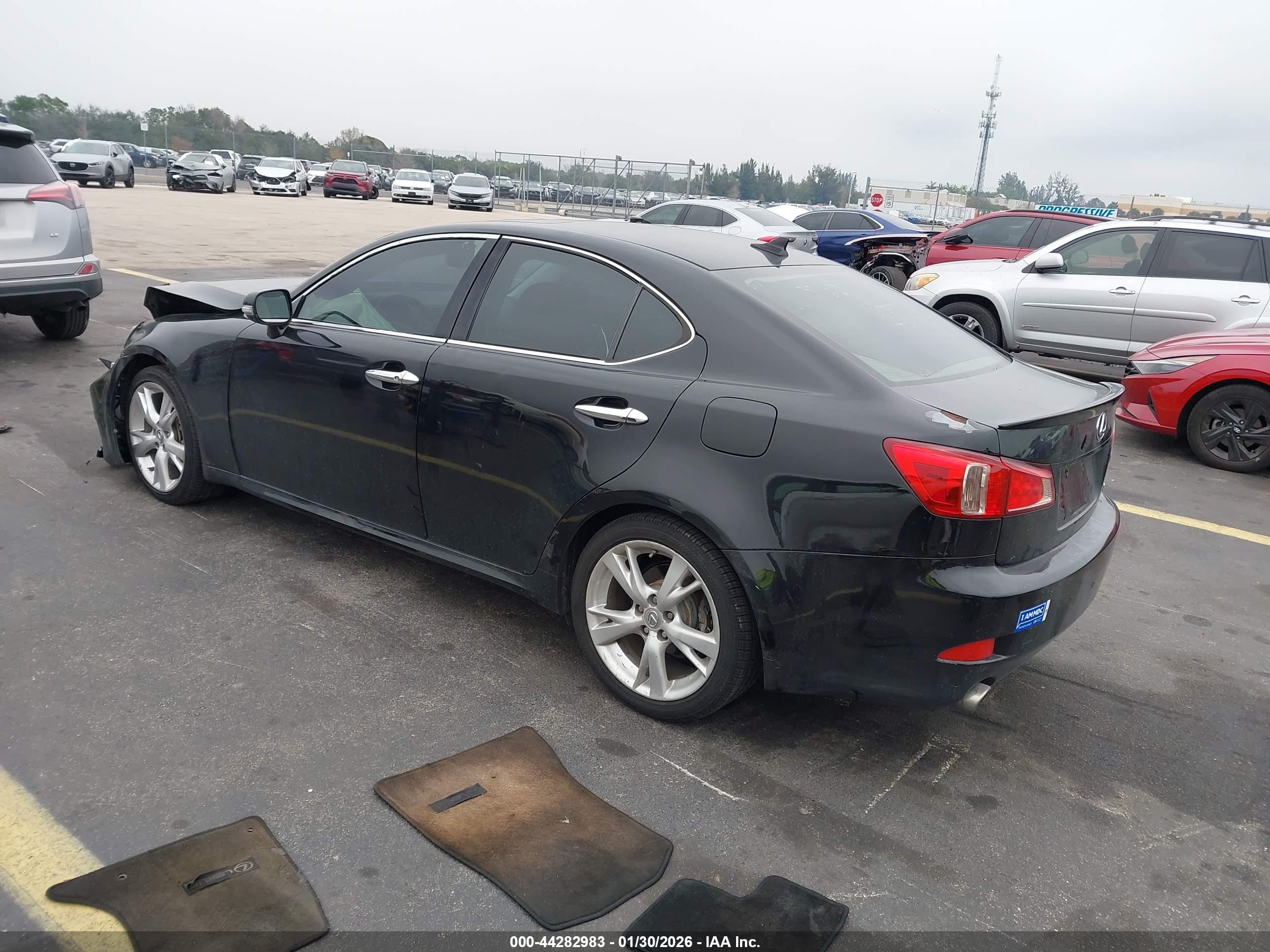 LEXUS IS image 3