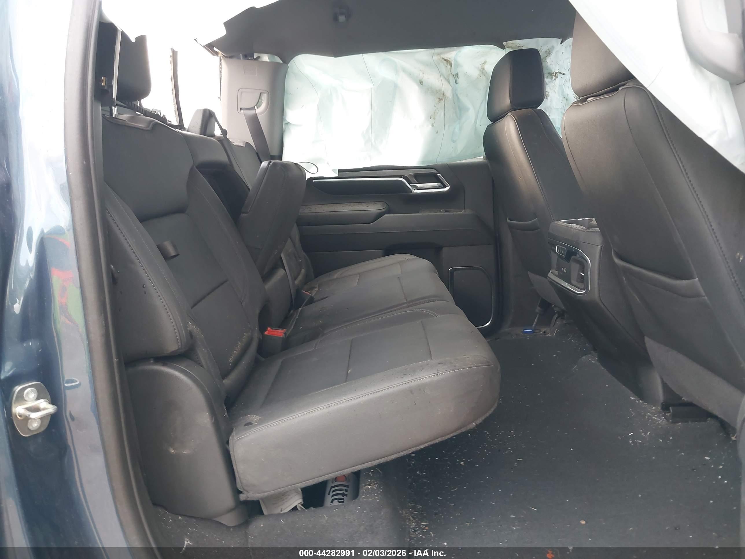 CHEVROLET SILVERADO image 8