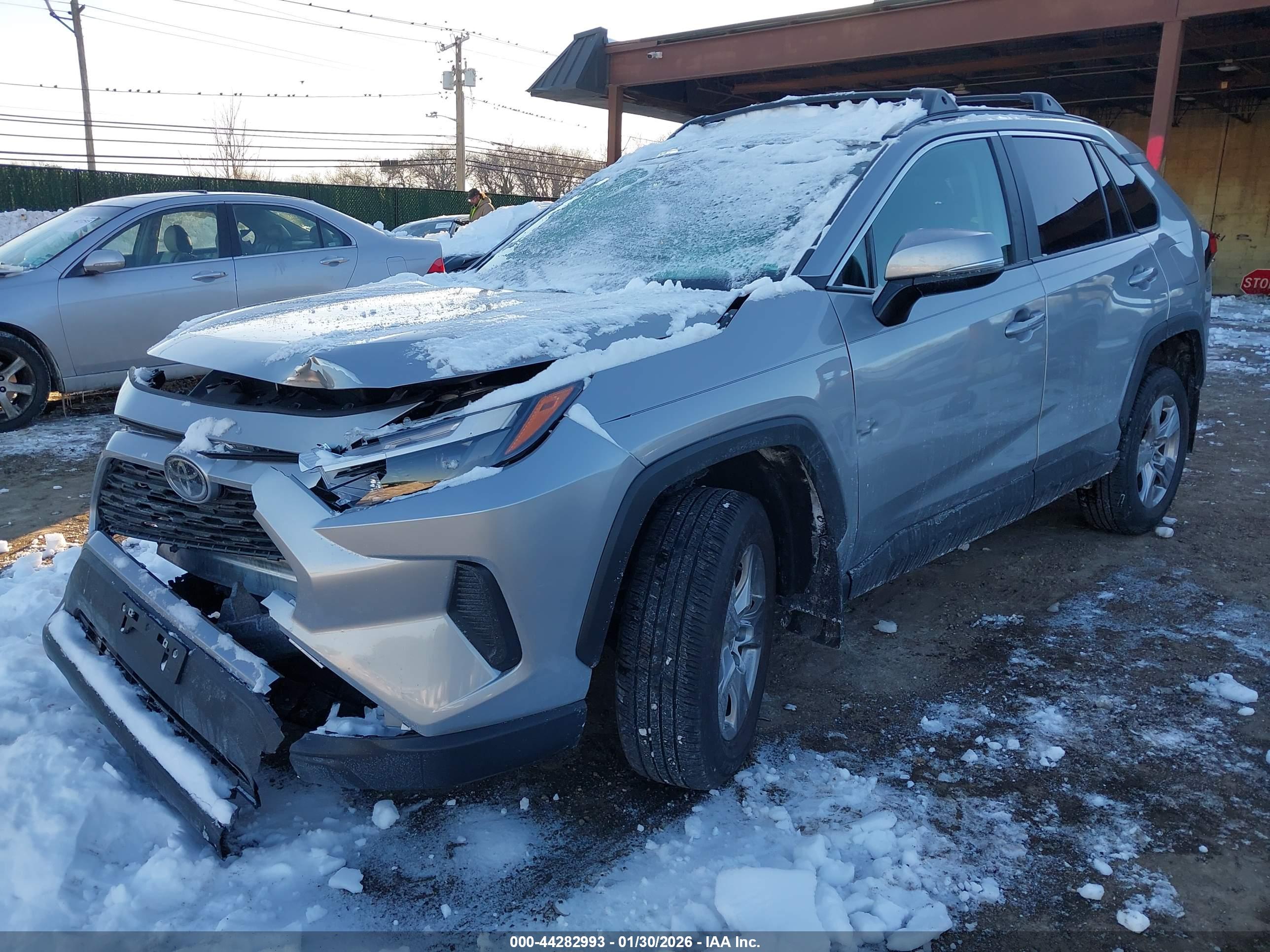 TOYOTA RAV4 image 2