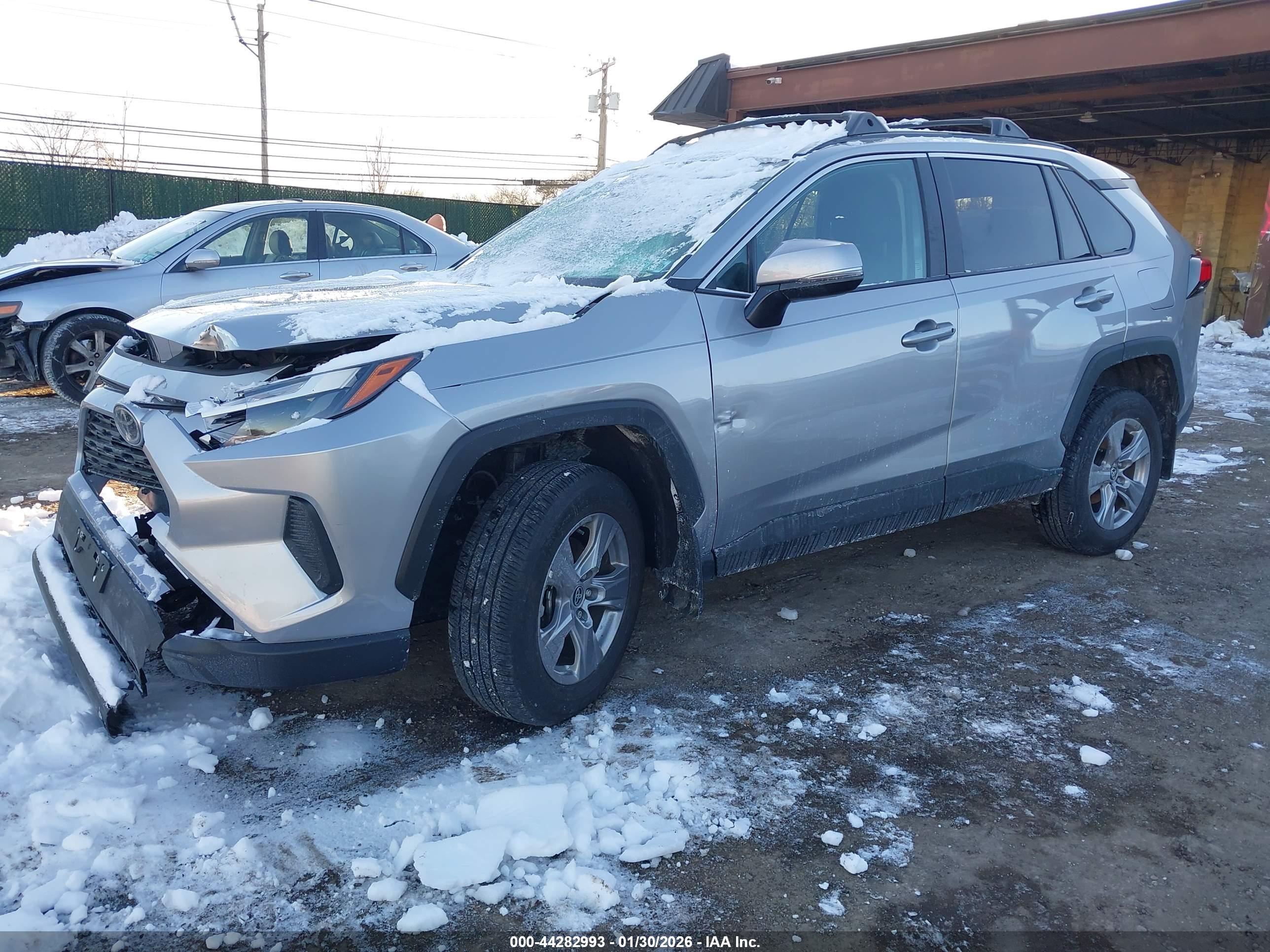 TOYOTA RAV4 image 6