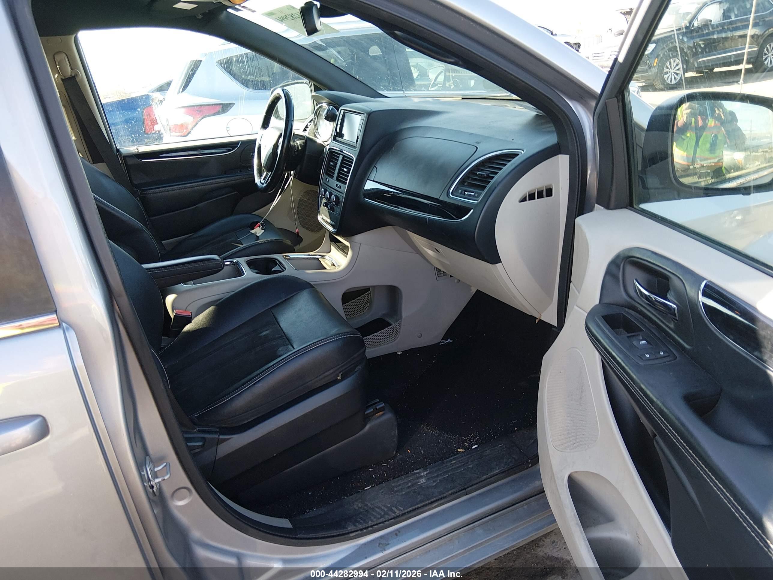 DODGE GRAND image 5