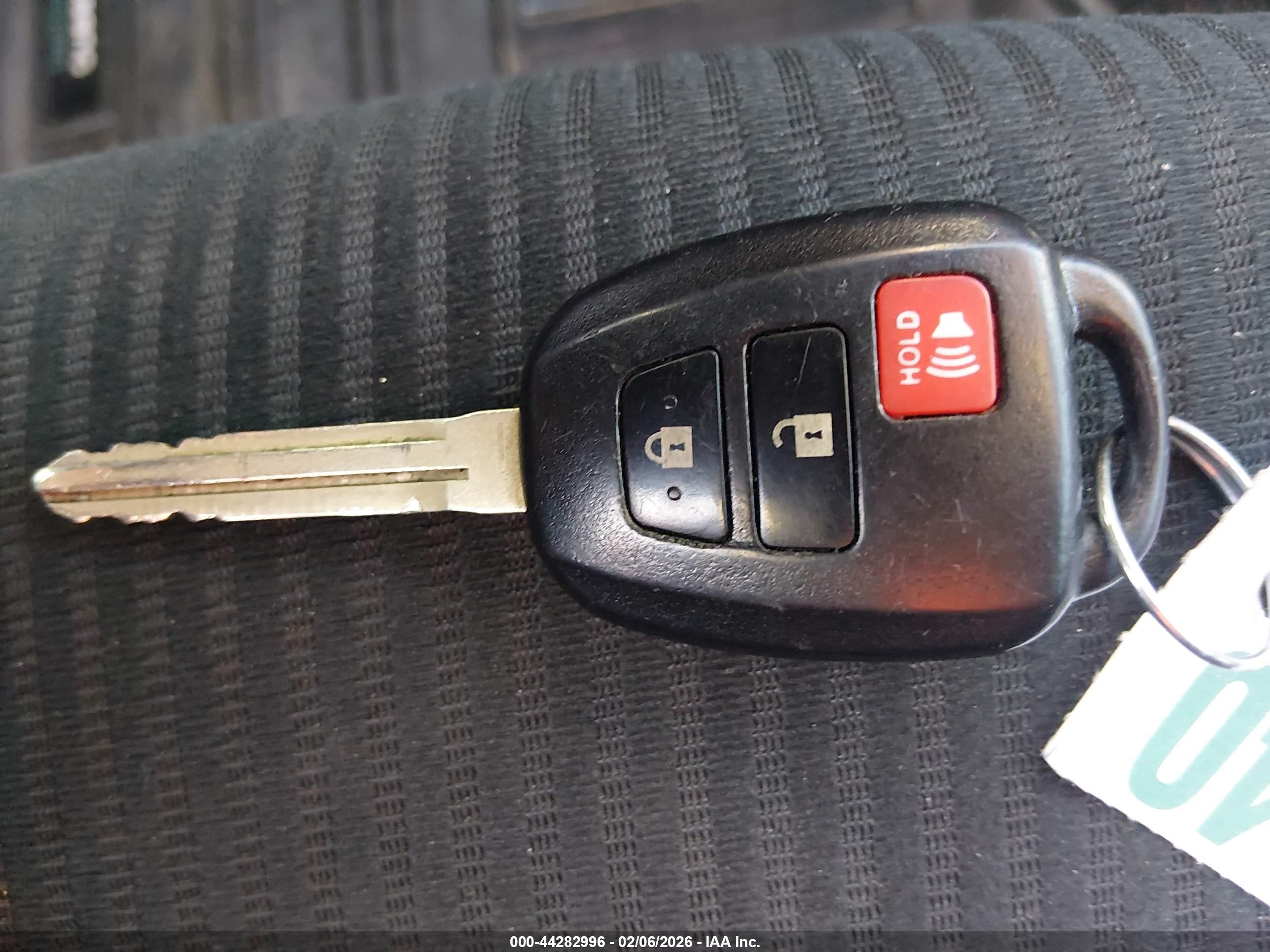 TOYOTA RAV4 image 11