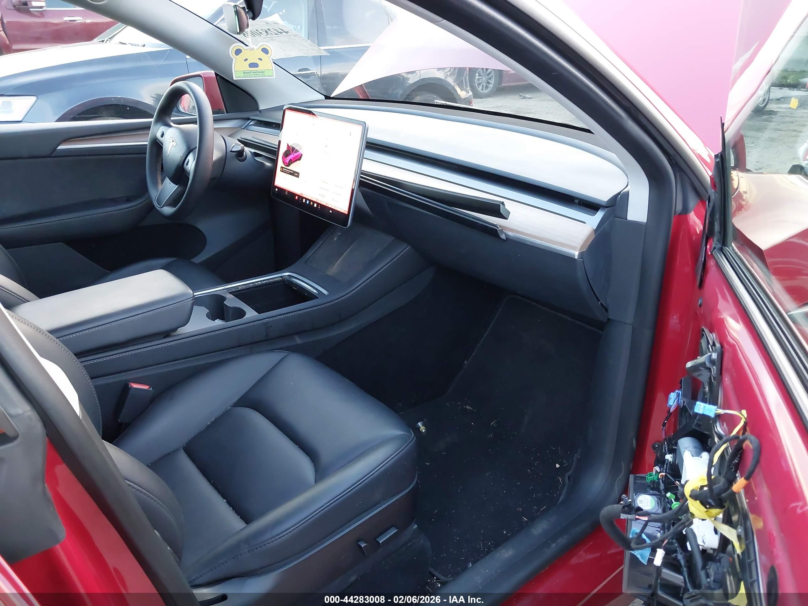 TESLA MODEL image 5