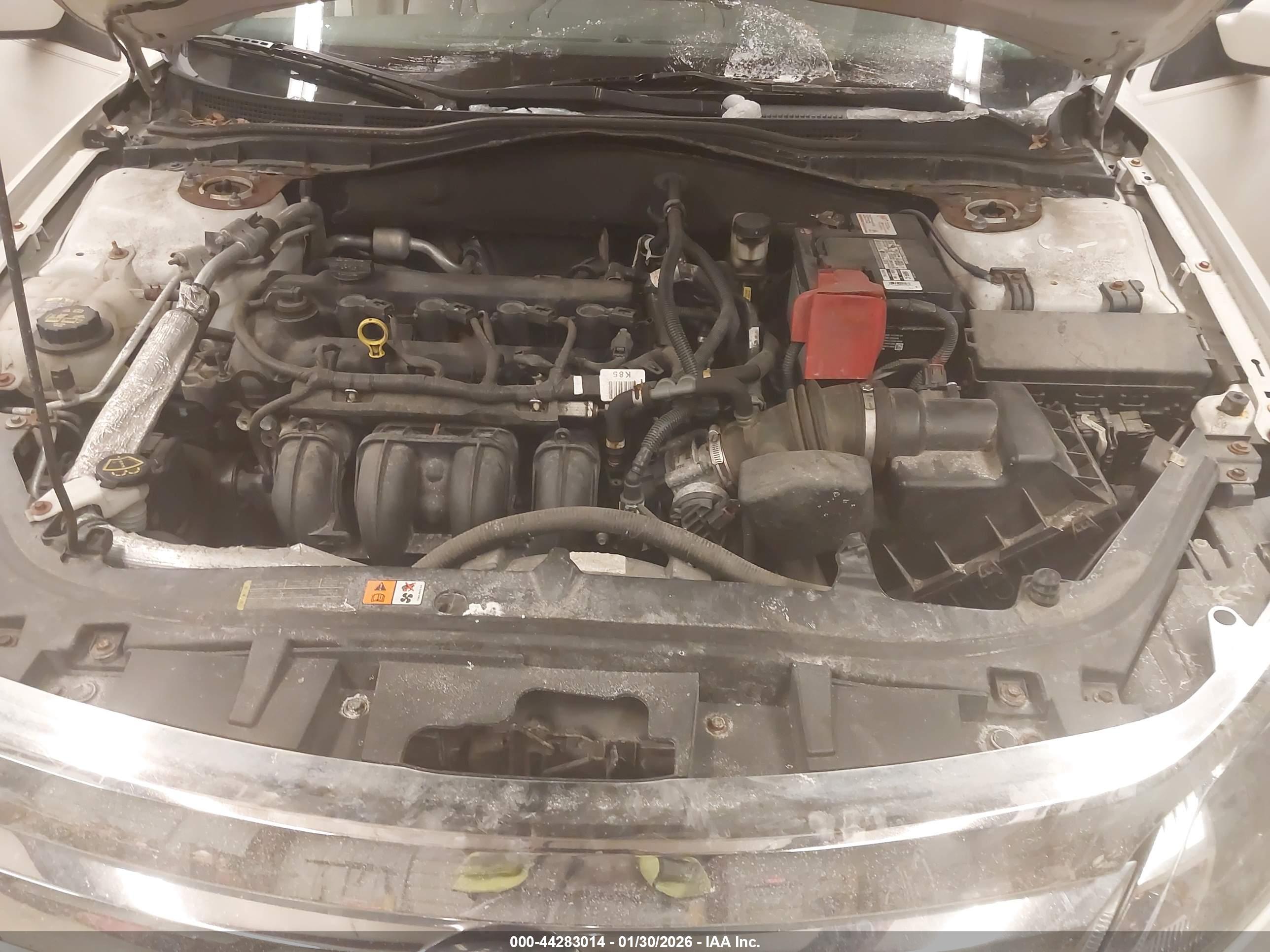 FORD FUSION image 10