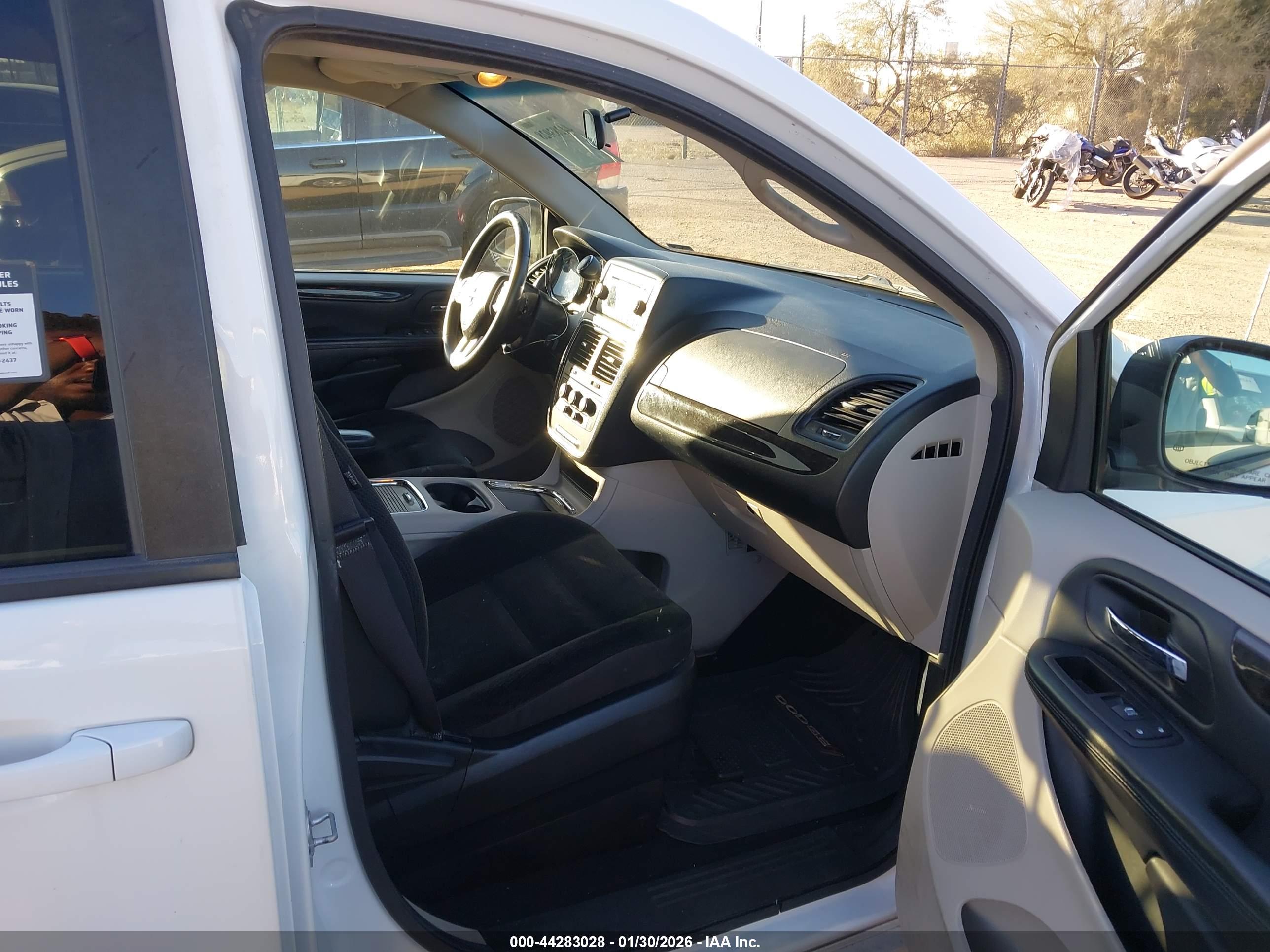 DODGE GRAND image 5