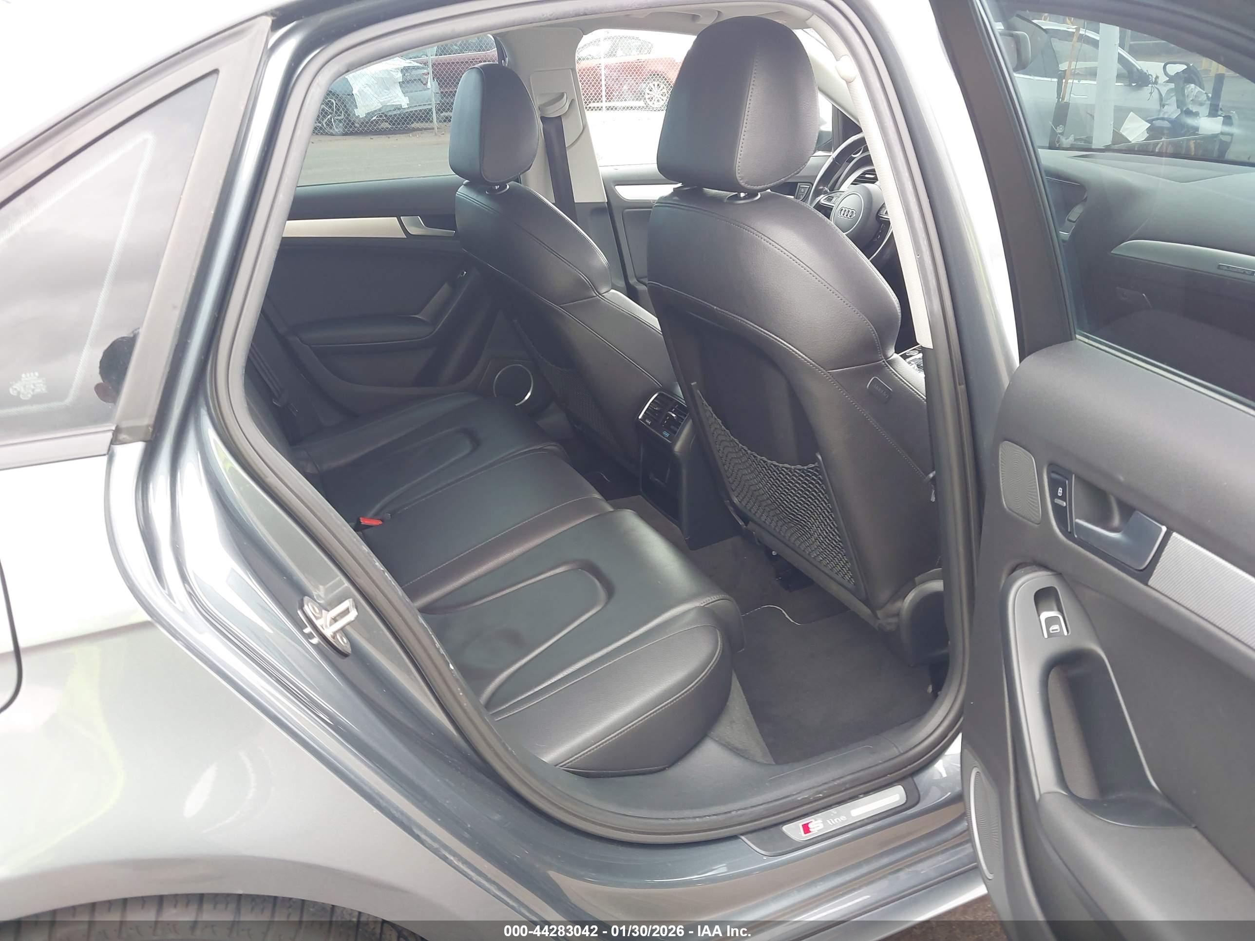 AUDI A4 image 8