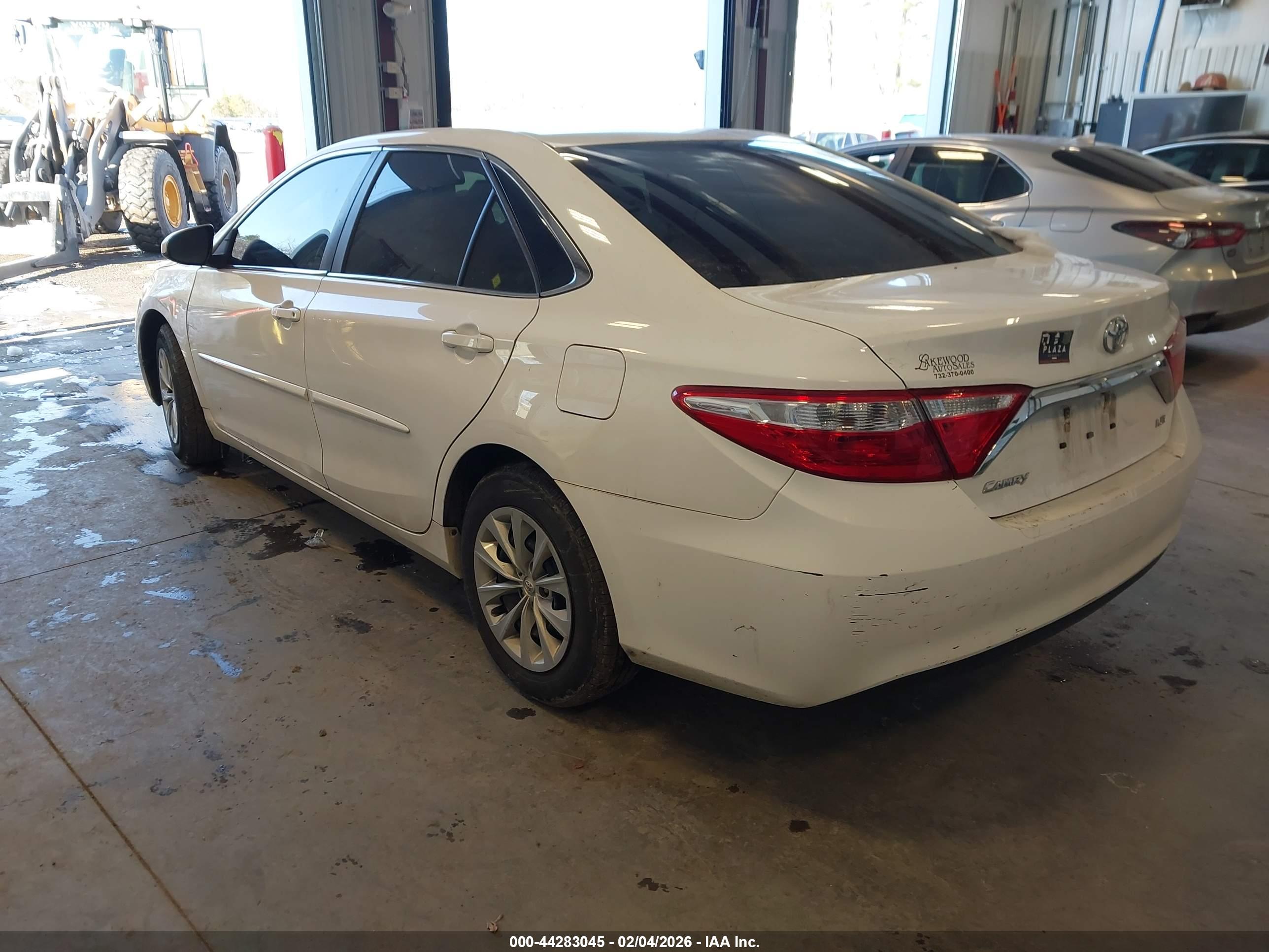 TOYOTA CAMRY image 3