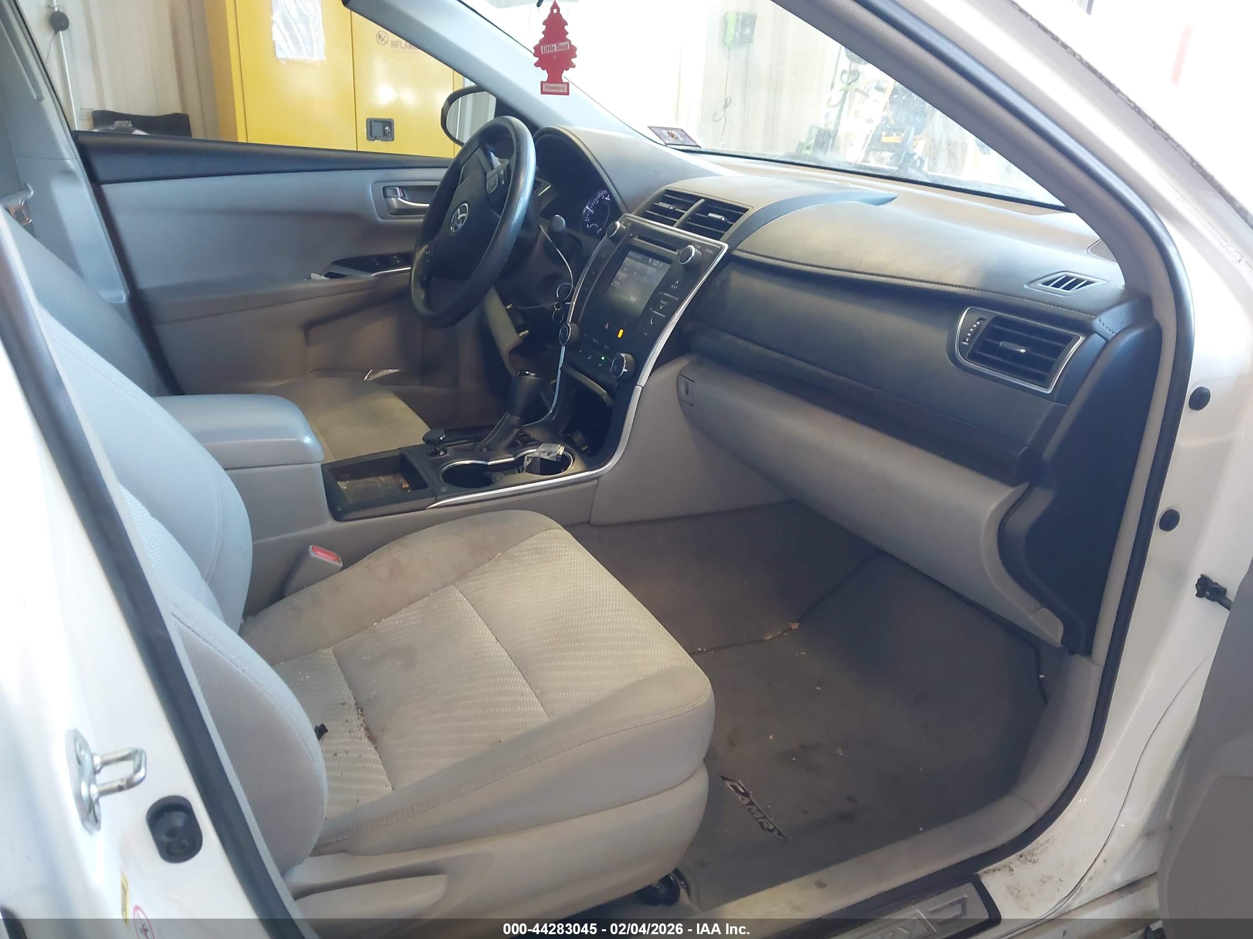 TOYOTA CAMRY image 5