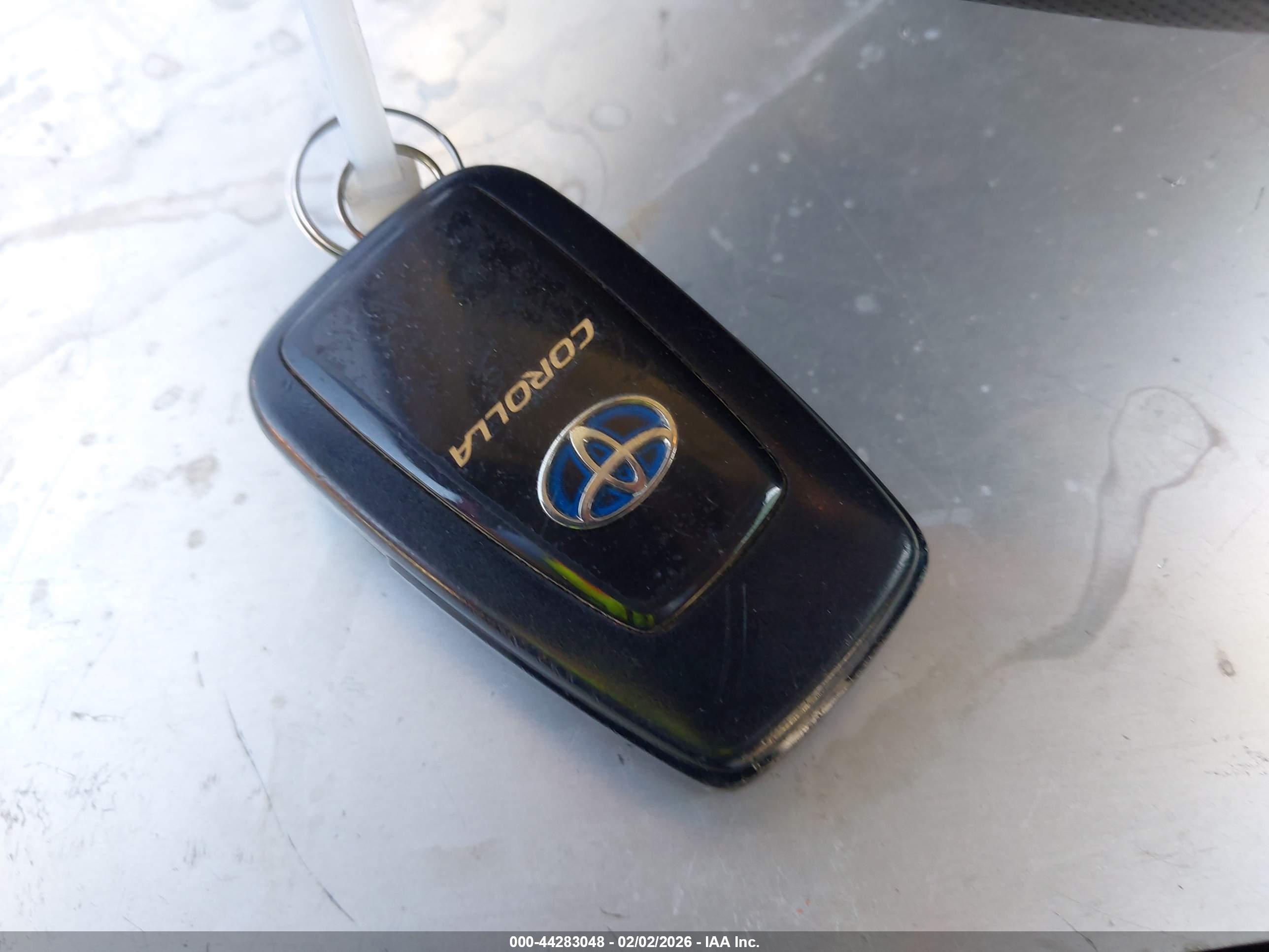 TOYOTA COROLLA image 11