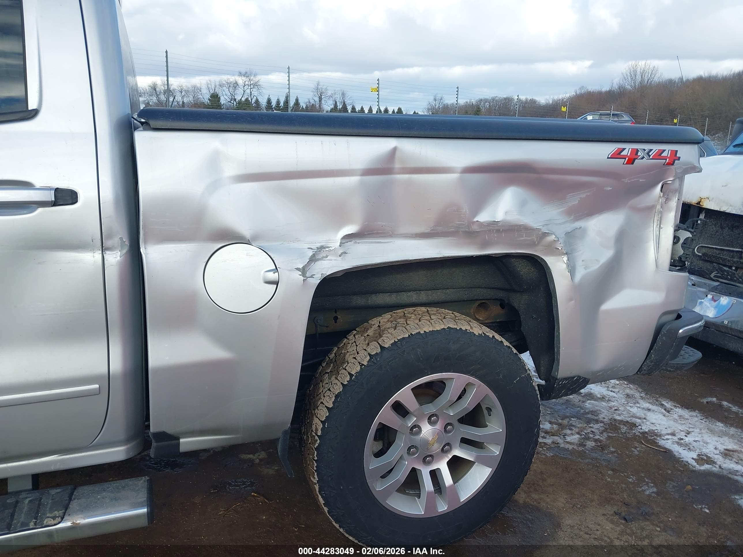 CHEVROLET SILVERADO image 6