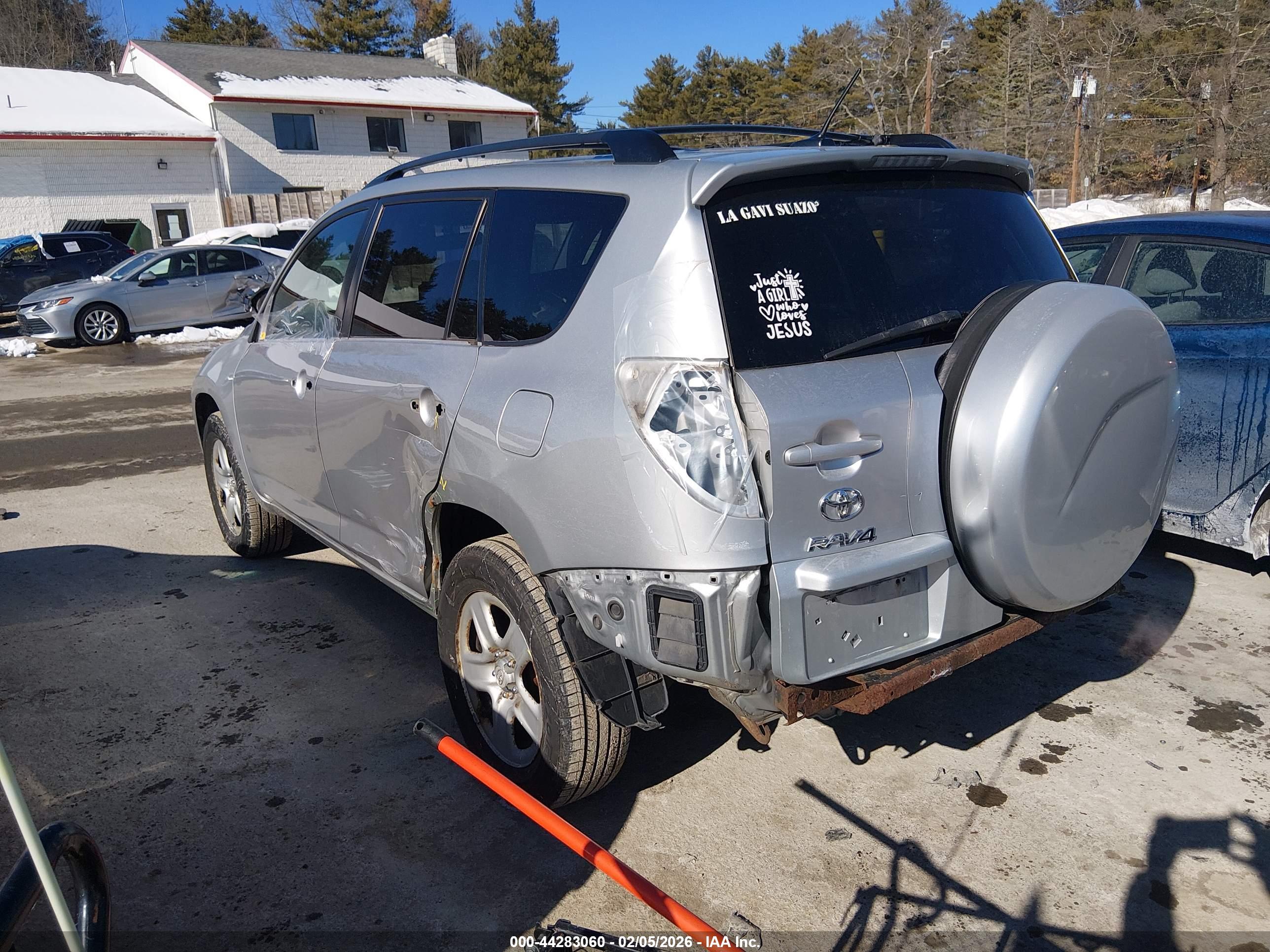 TOYOTA RAV4 image 3