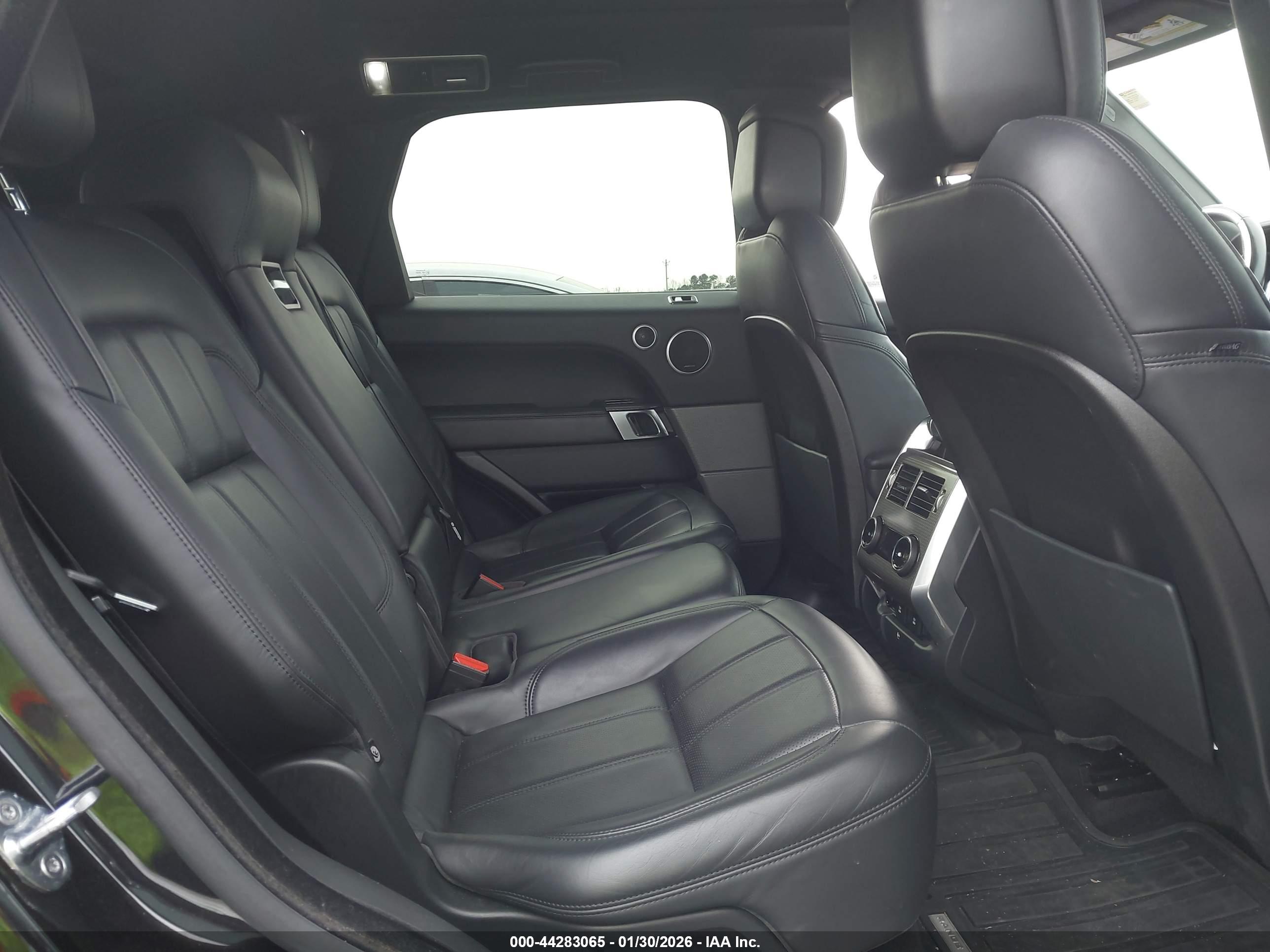 LAND ROVER image 8