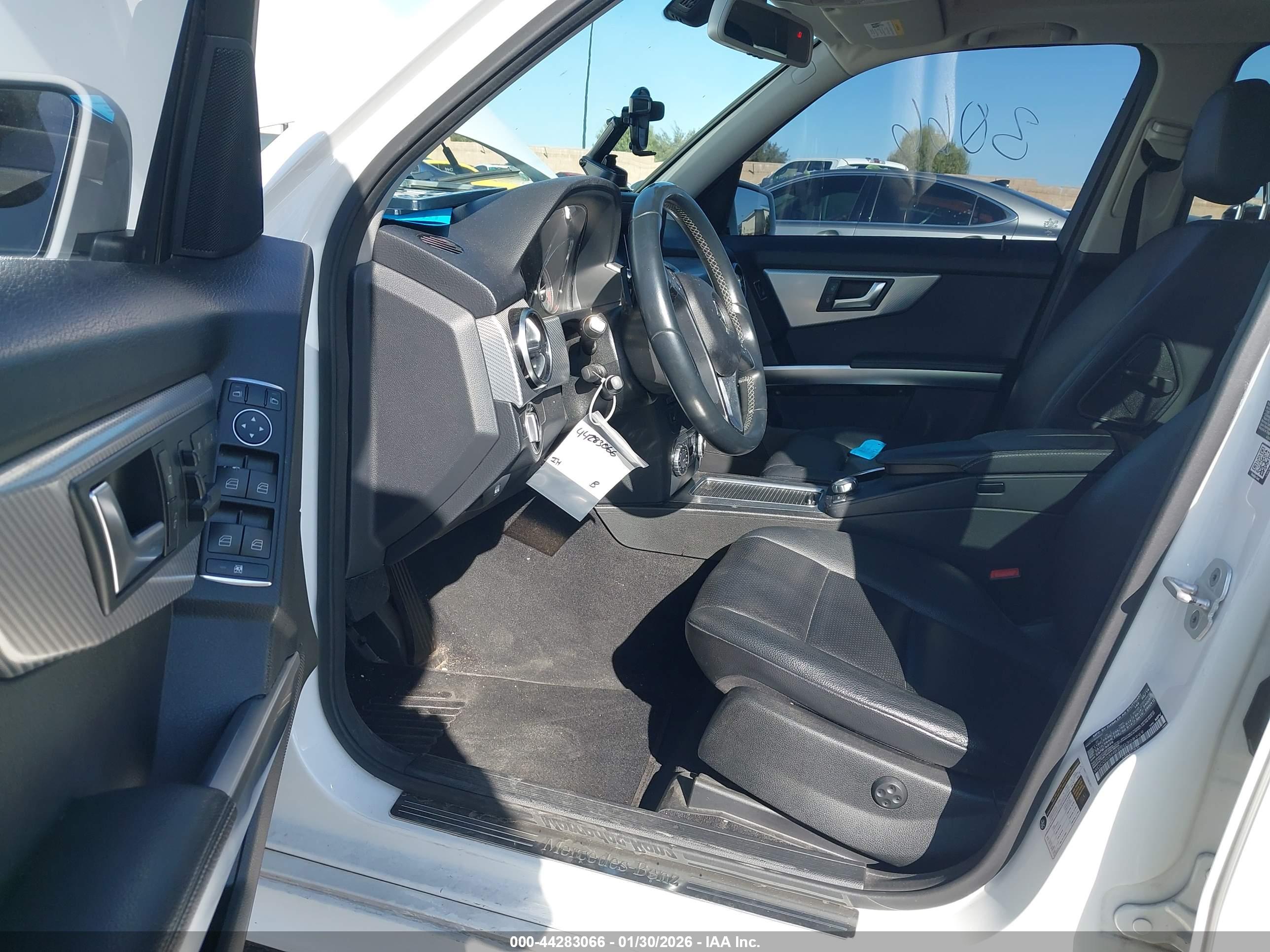 MERCEDES-BENZ GLK image 5