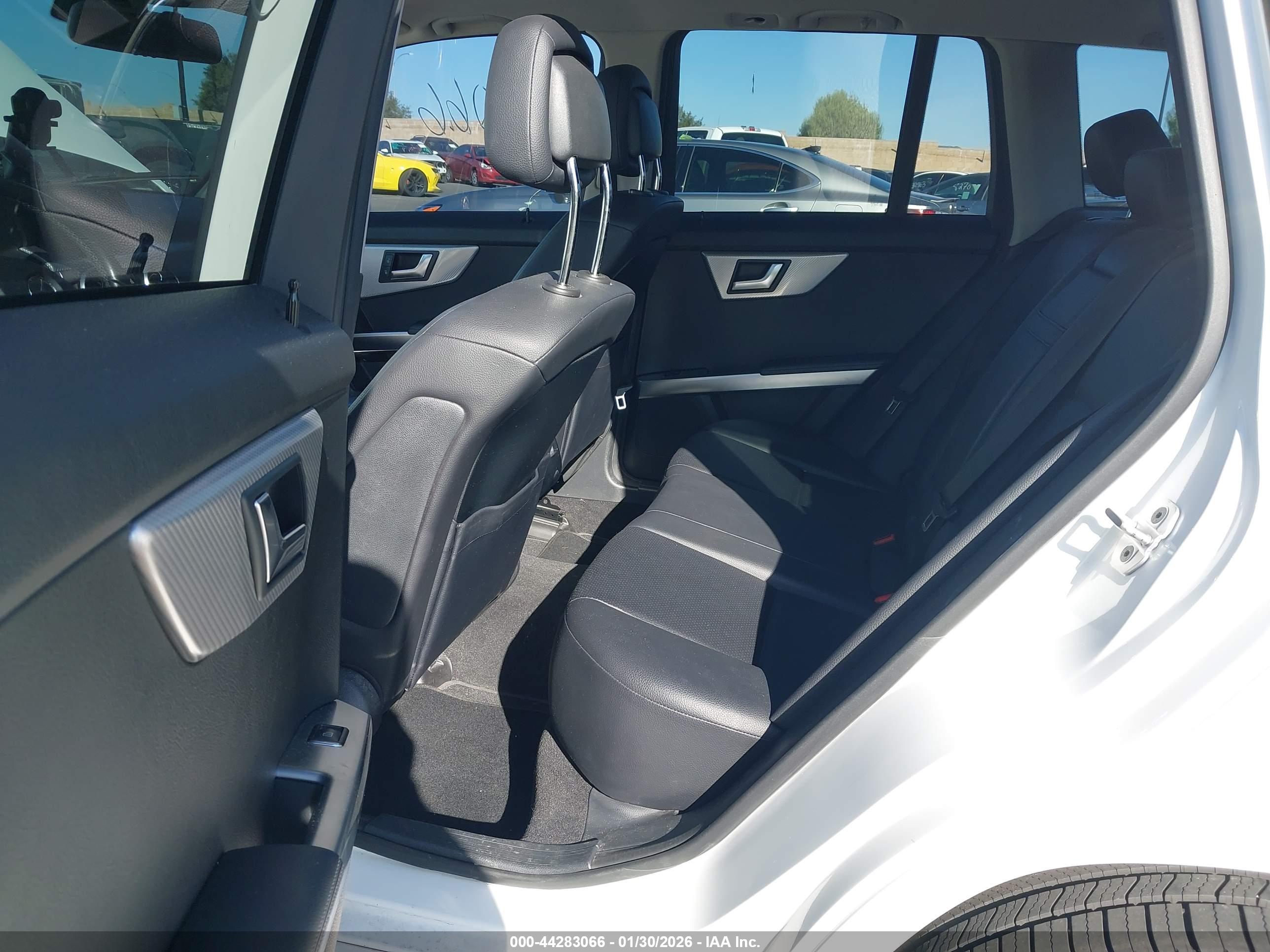 MERCEDES-BENZ GLK image 8