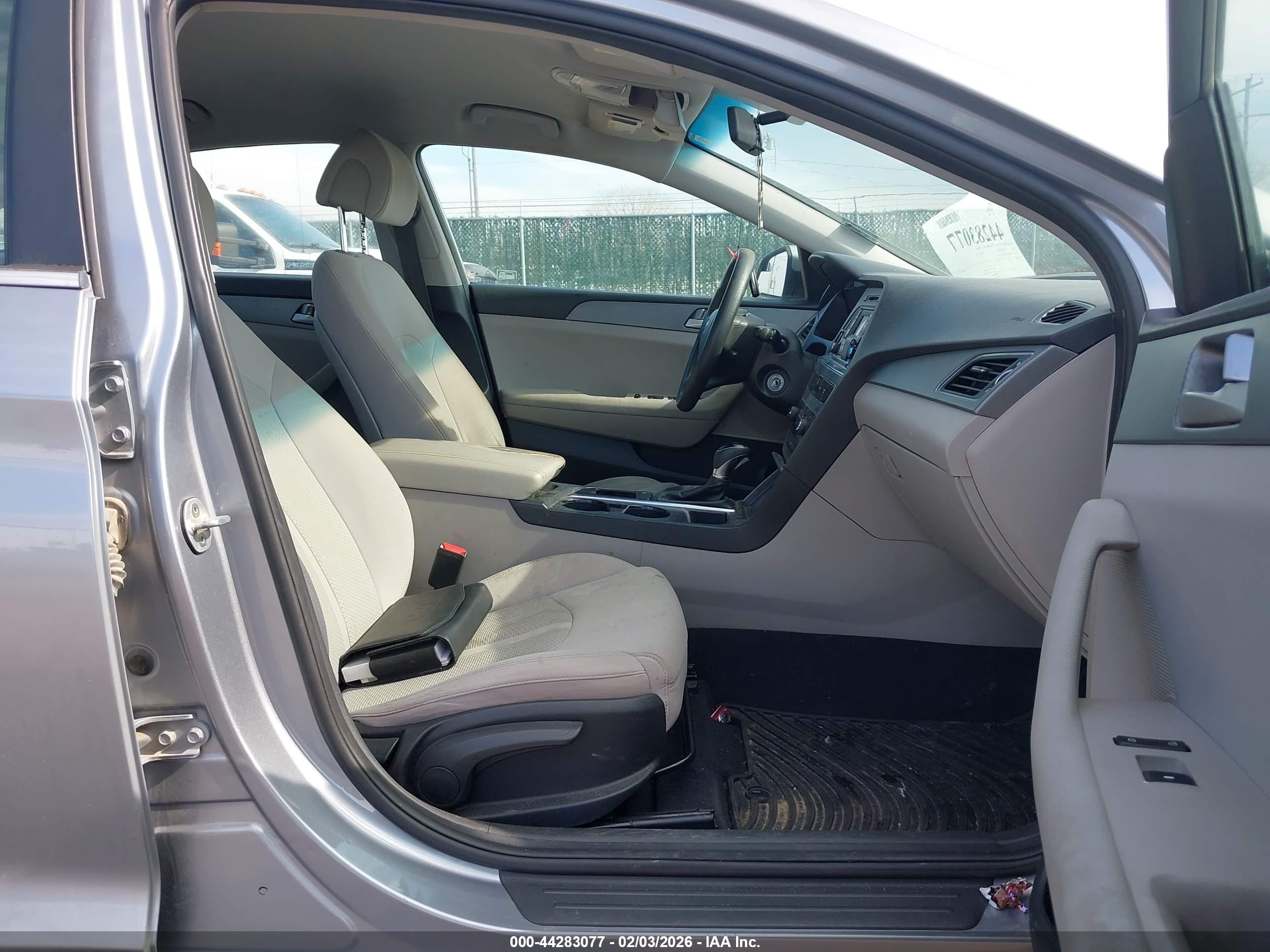 HYUNDAI SONATA image 5
