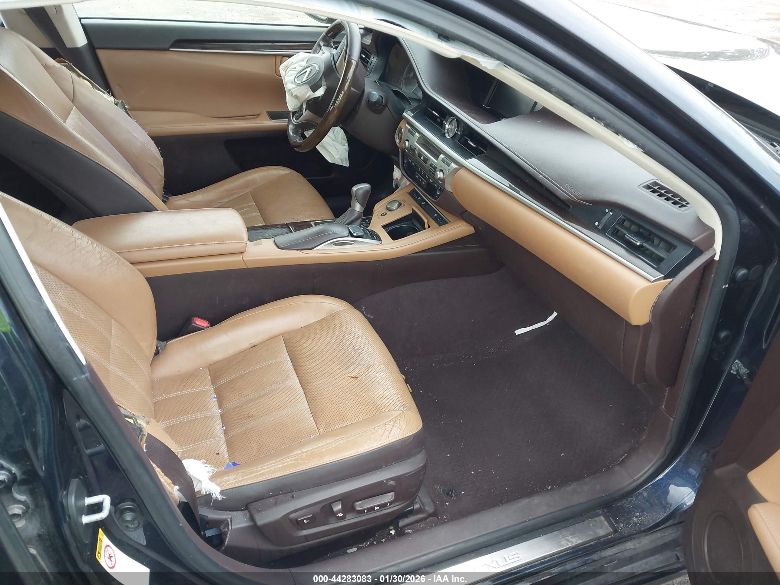 LEXUS ES image 5