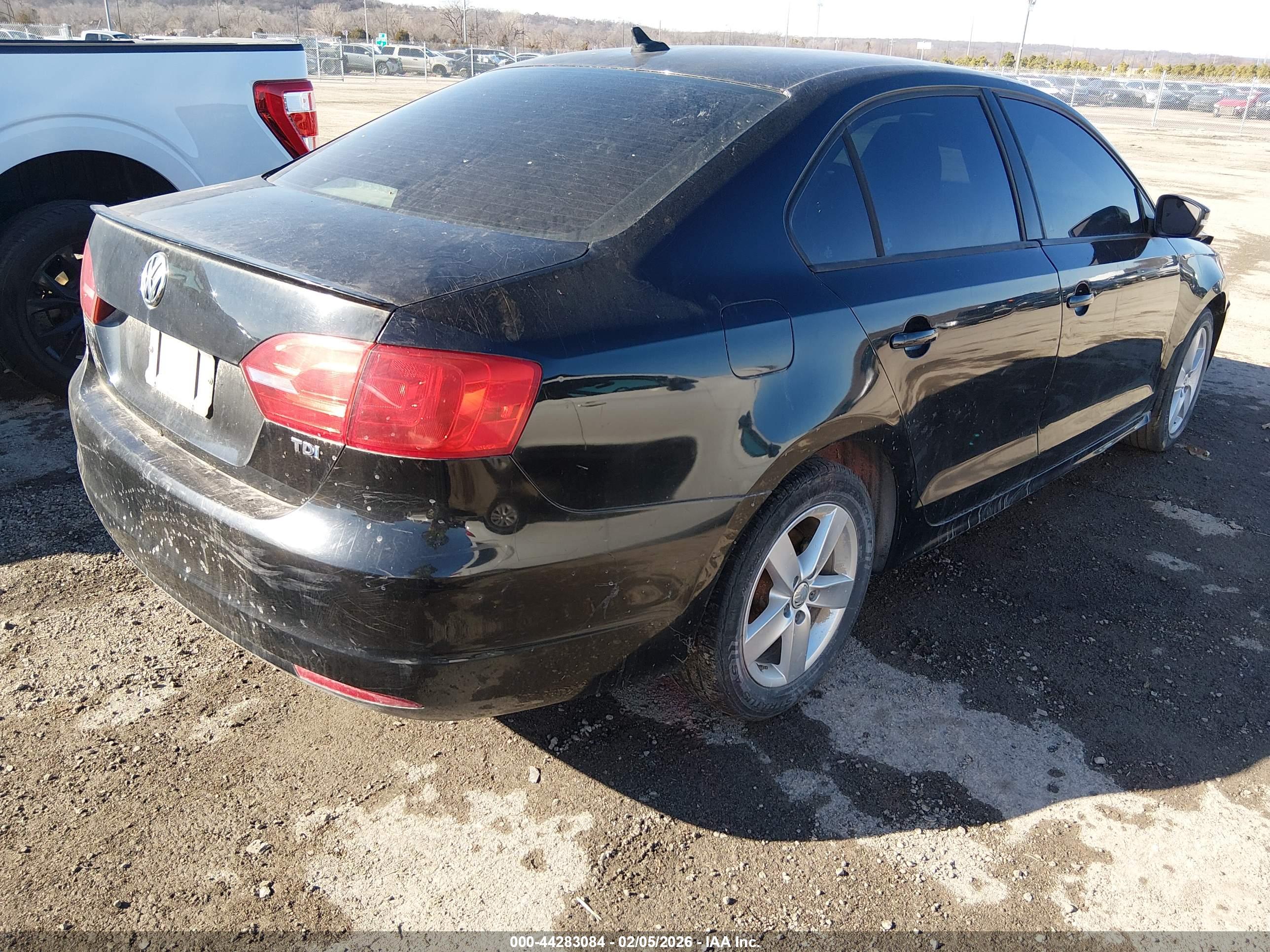 VOLKSWAGEN JETTA image 4