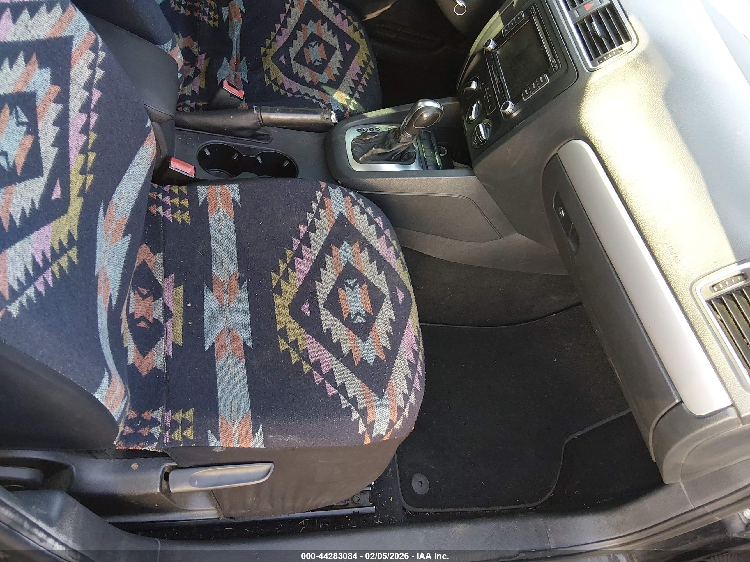 VOLKSWAGEN JETTA image 5