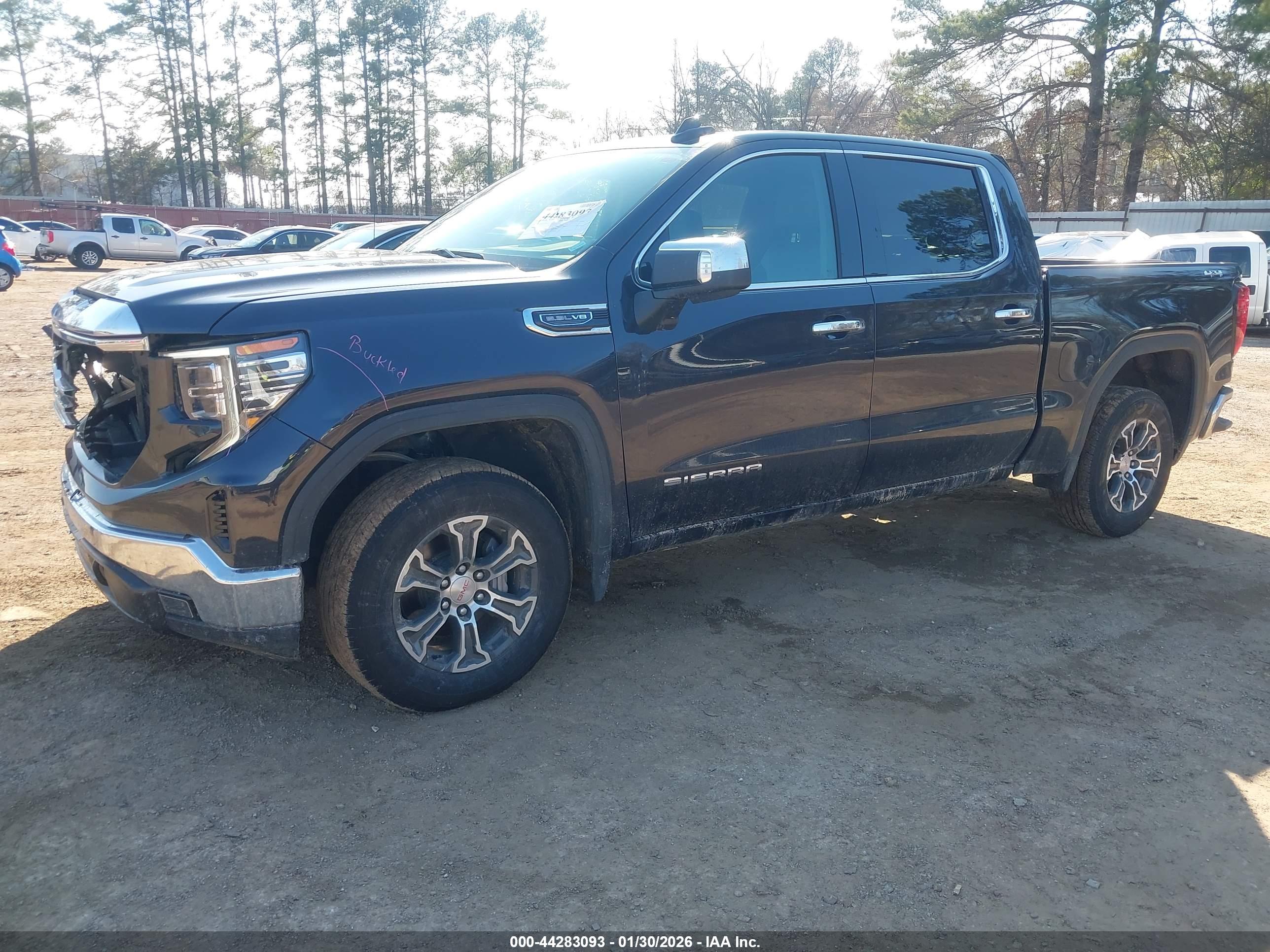 GMC SIERRA image 2