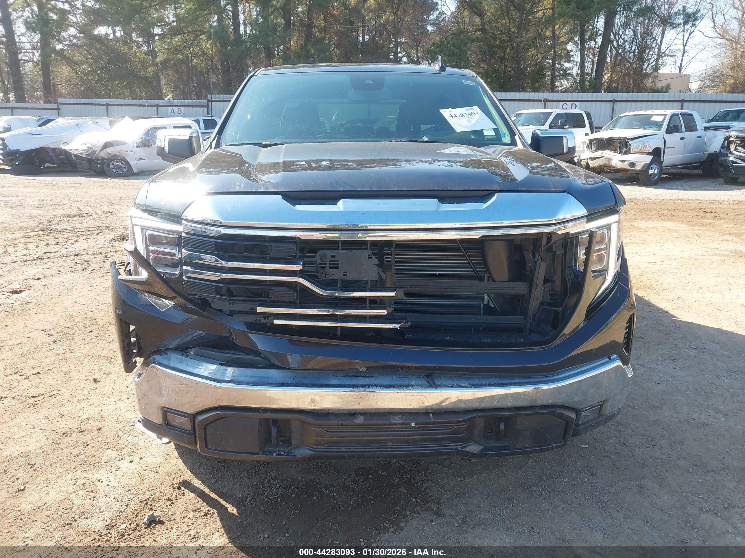 GMC SIERRA image 6