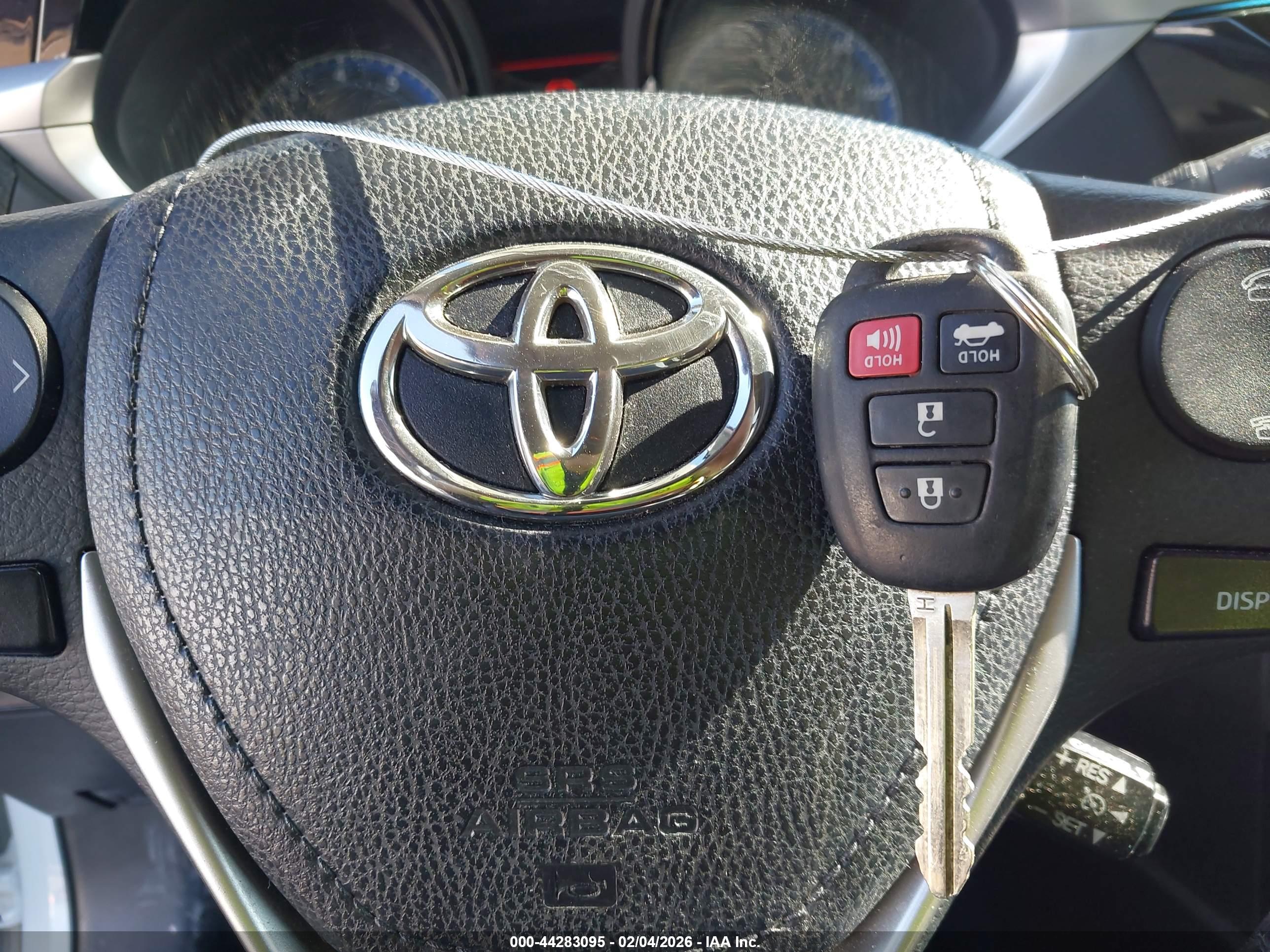 TOYOTA COROLLA image 11