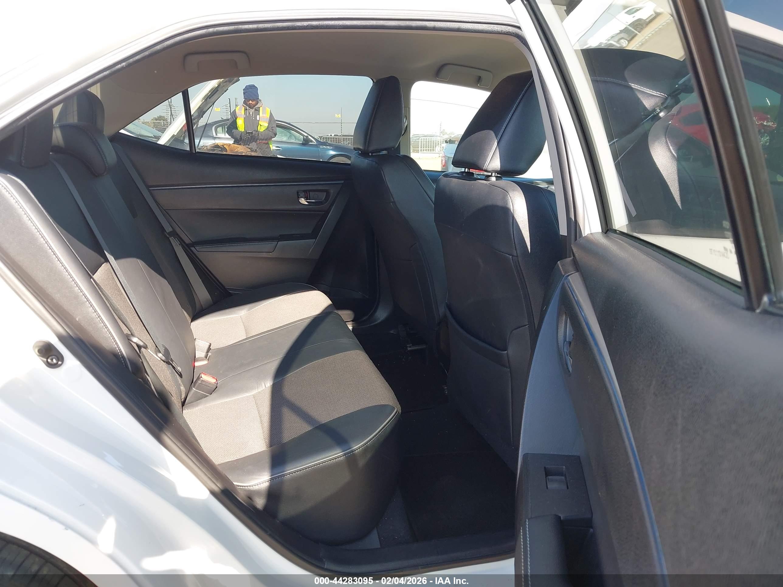 TOYOTA COROLLA image 8
