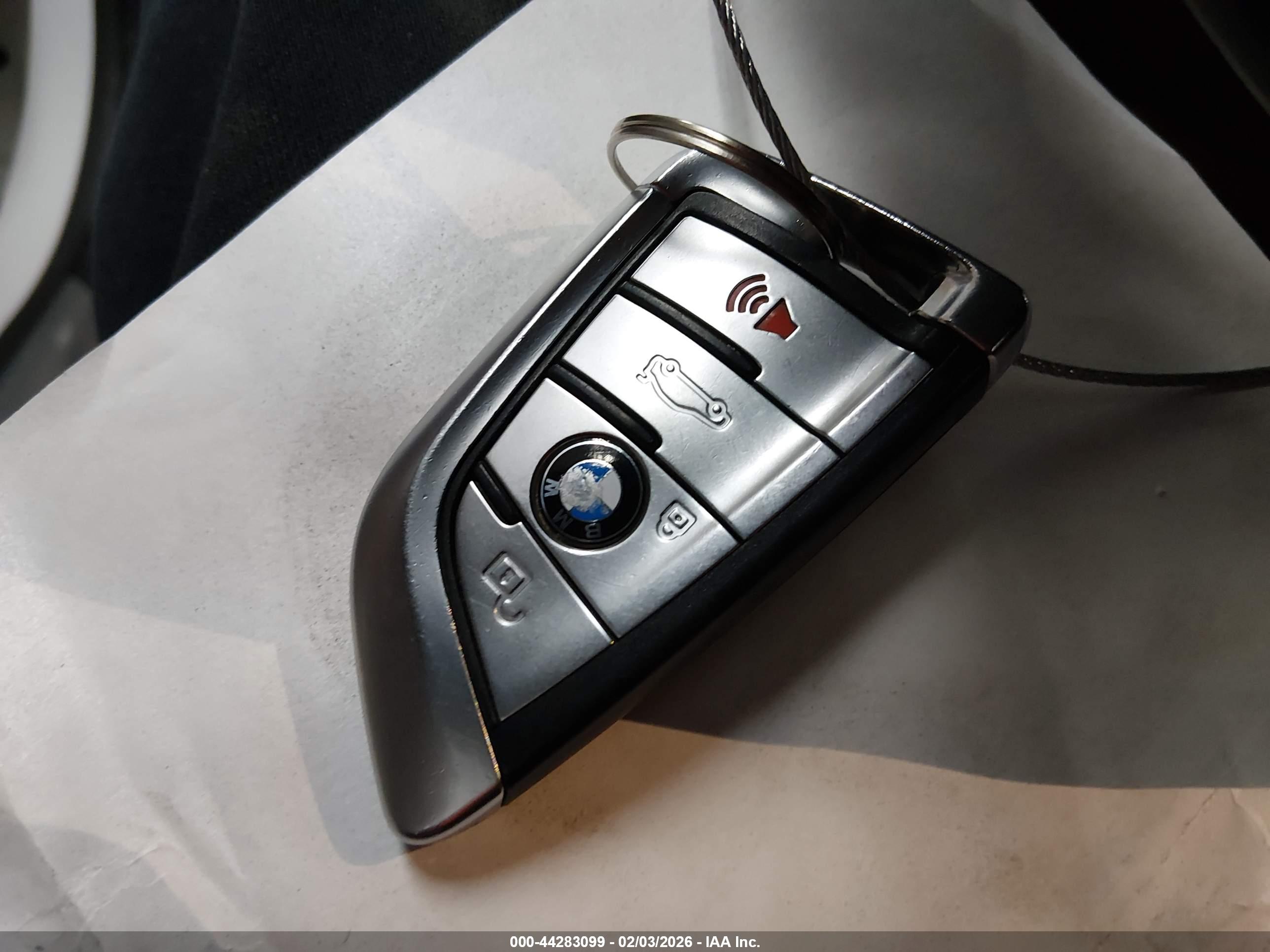 BMW 750I image 11