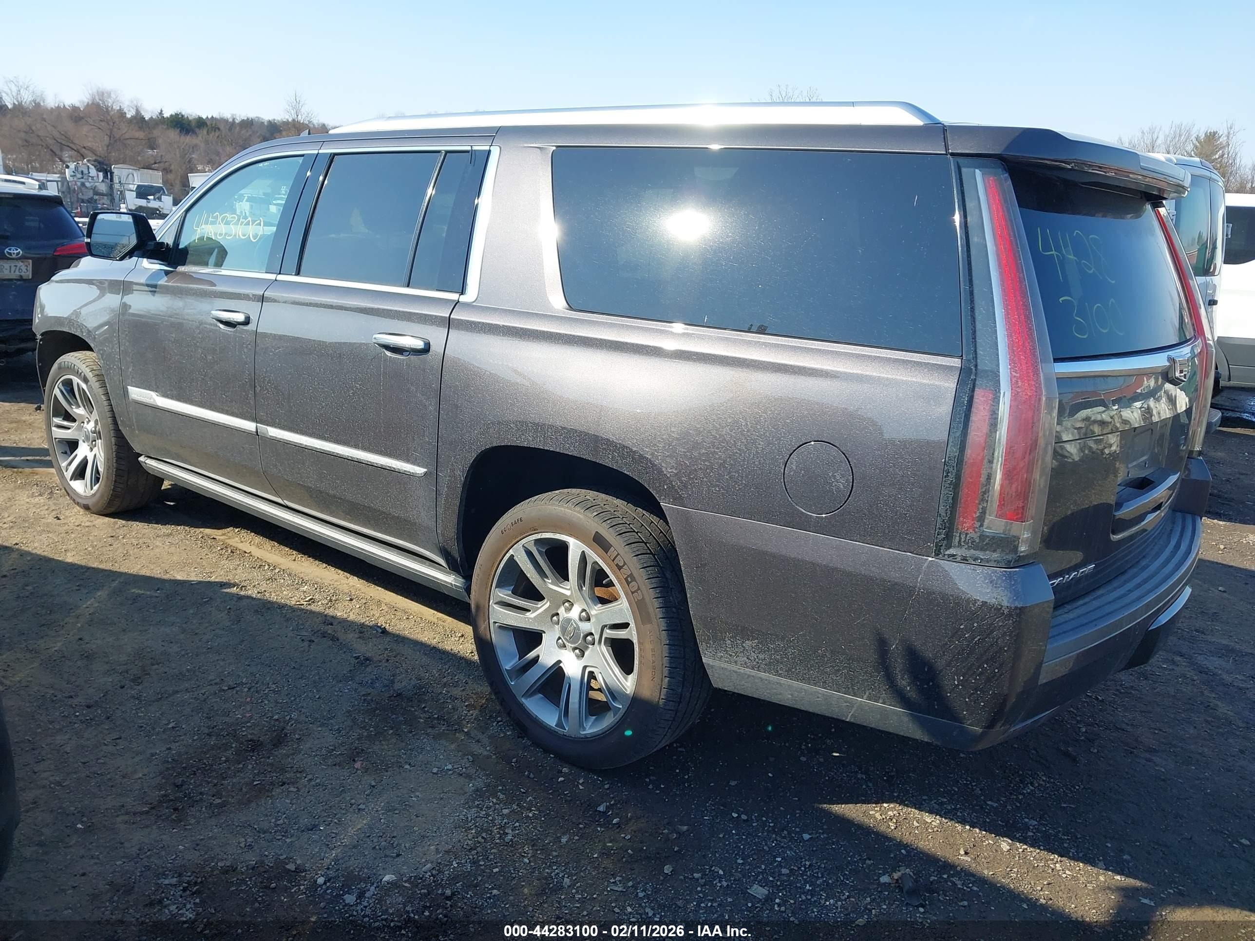 CADILLAC ESCALADE image 3
