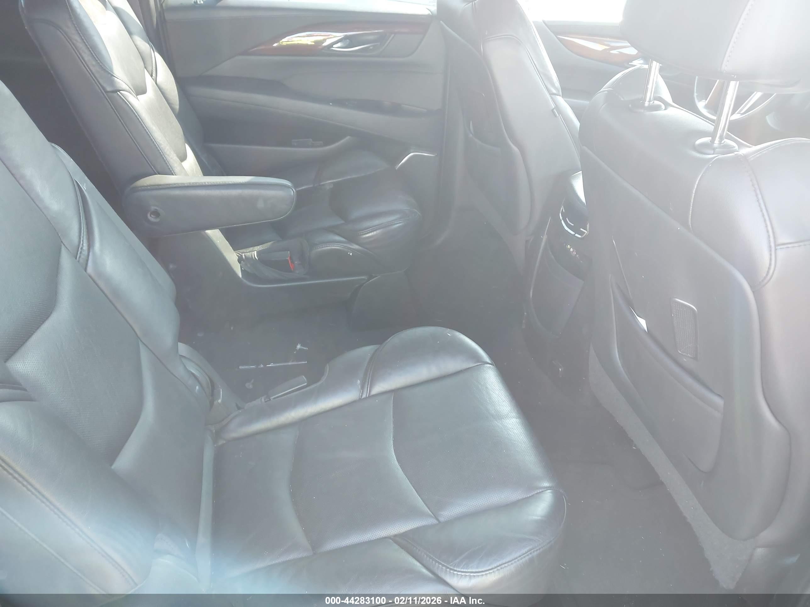 CADILLAC ESCALADE image 8