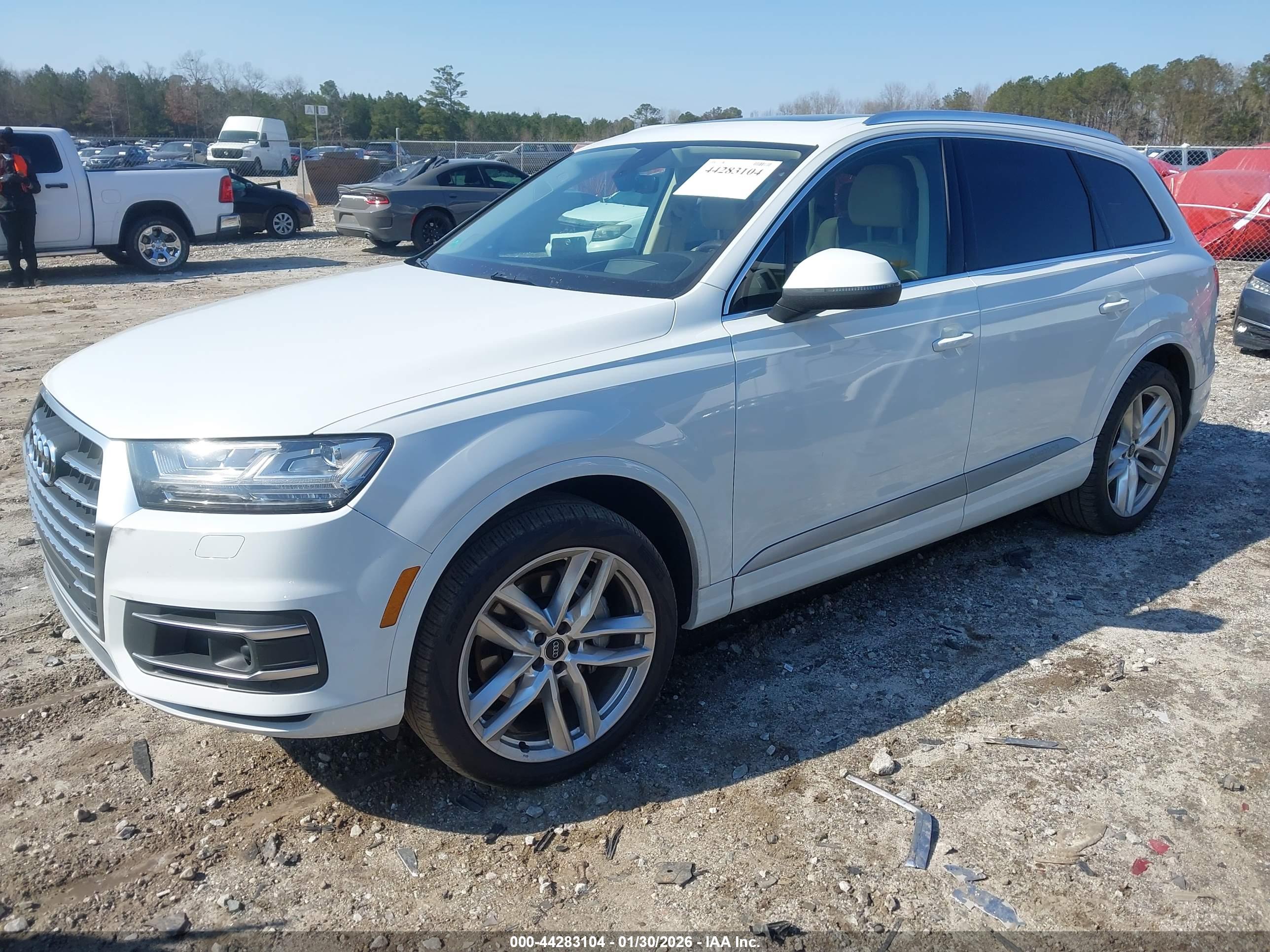 AUDI Q7 image 2