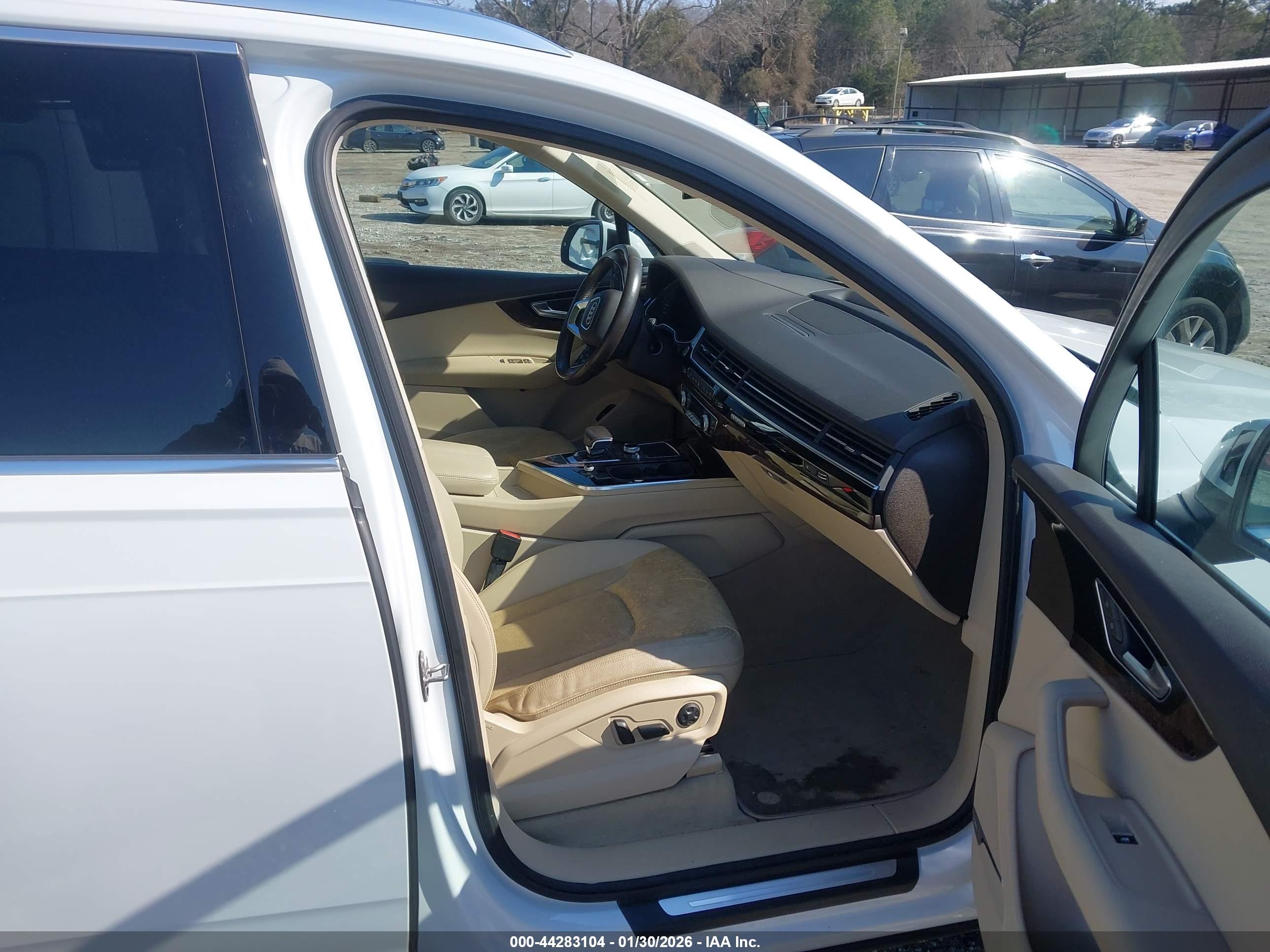 AUDI Q7 image 5