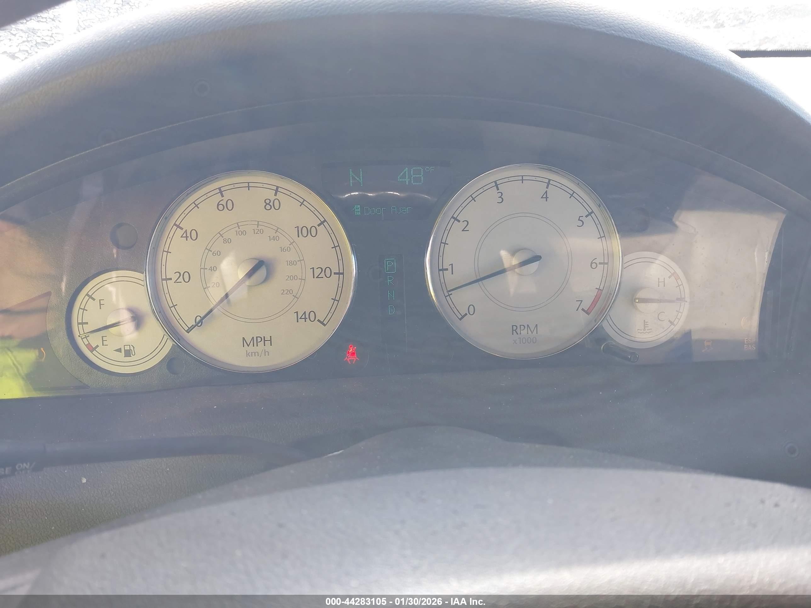 CHRYSLER 300 image 7