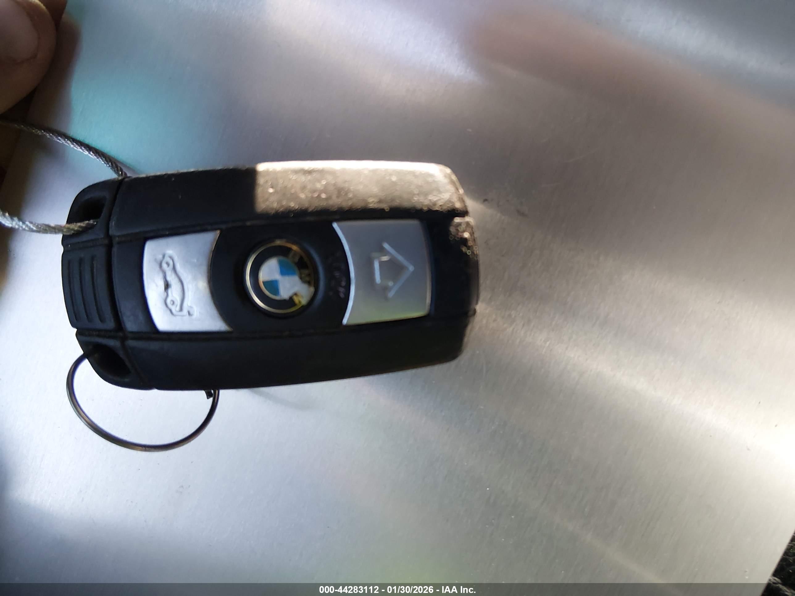 BMW 328XI image 11