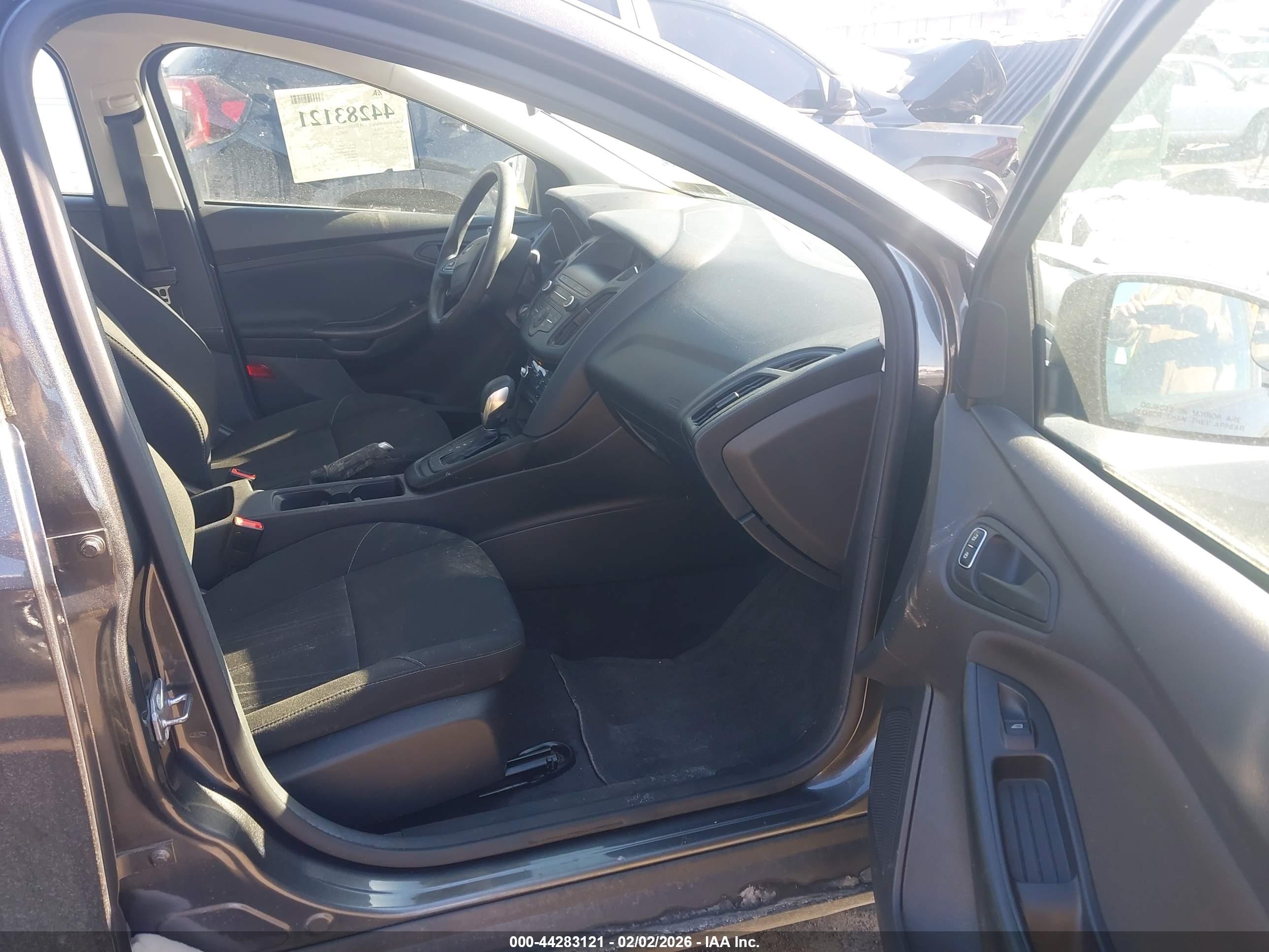 FORD FOCUS image 5