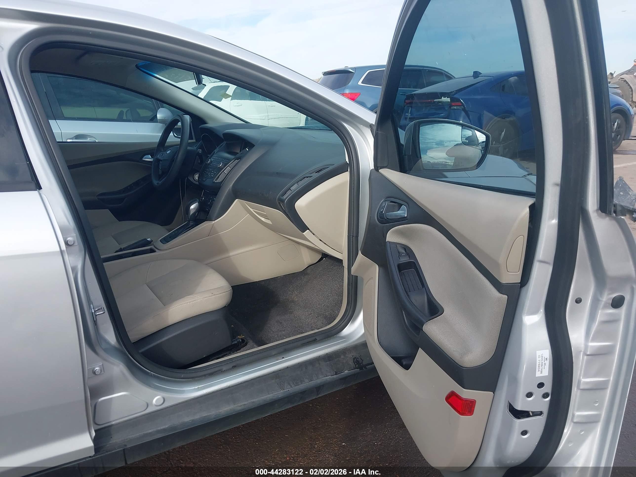 FORD FOCUS image 5